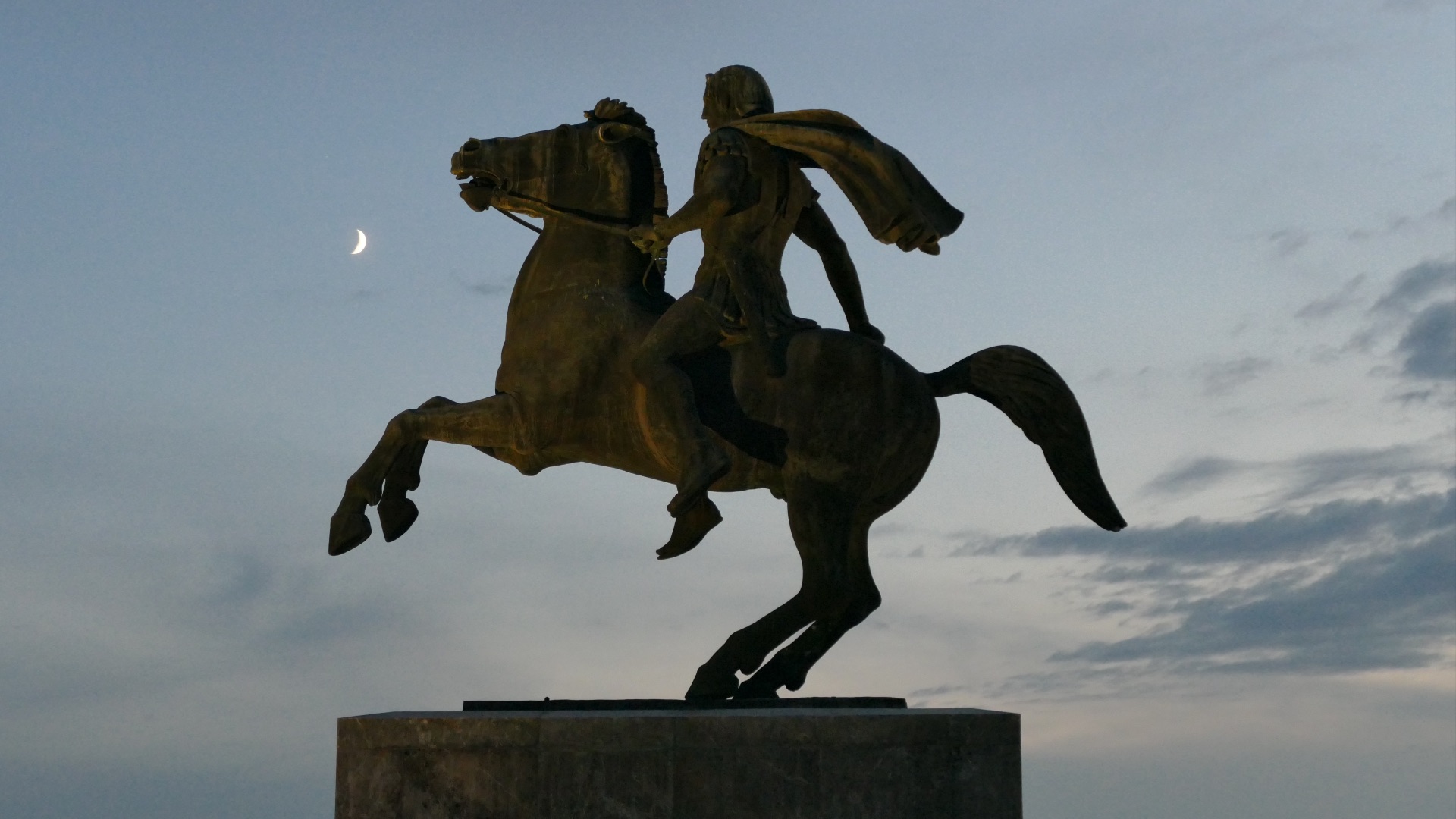 File:Equestrian statue of Alexander the Great in Thessaloniki.jpg