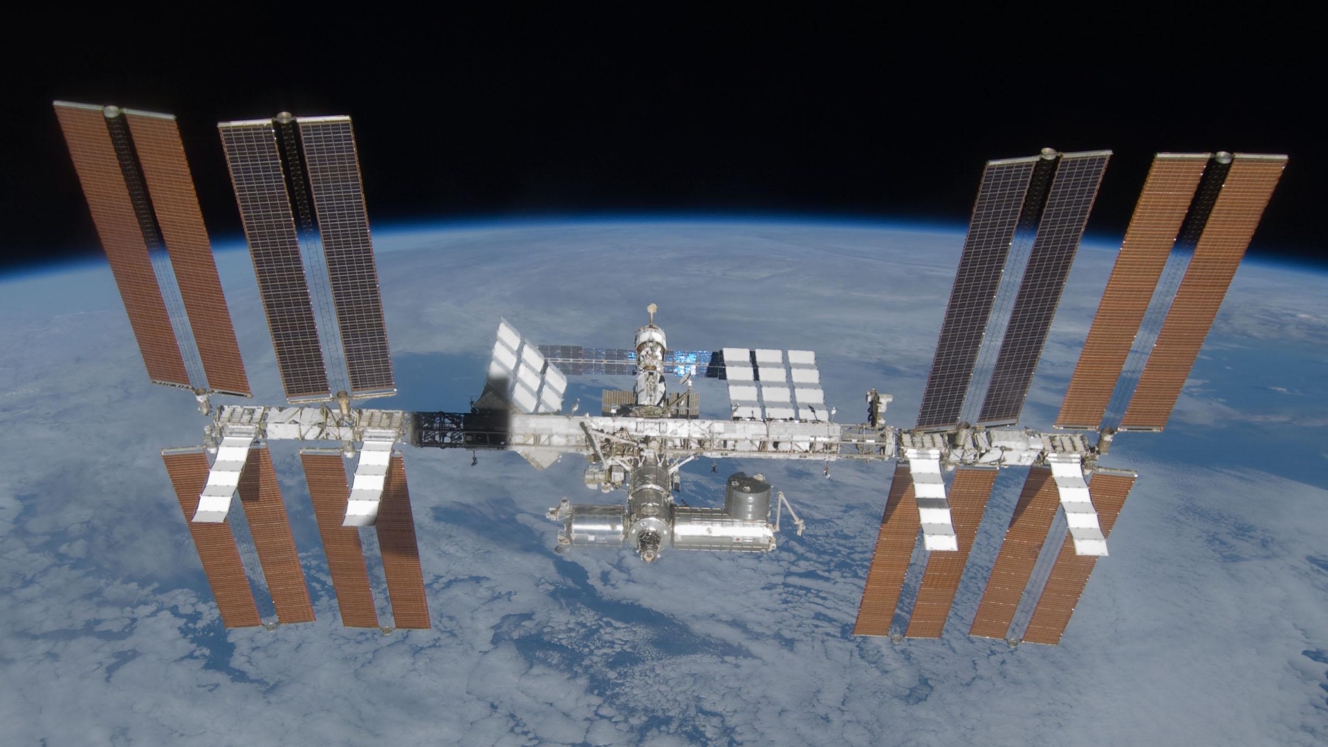 File:ISS March 2009.jpg