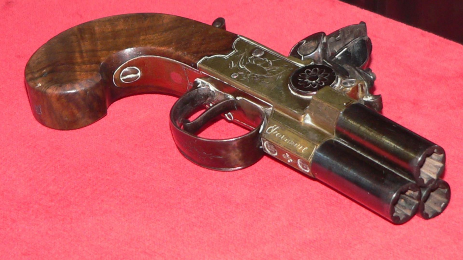 File:Pistolet-trois-coups-p1030505.jpg