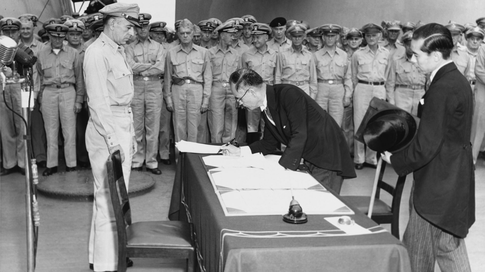 File:Mamoru Shigemitsu signs the Instrument of Surrender, officially ending the Second World War.jpg