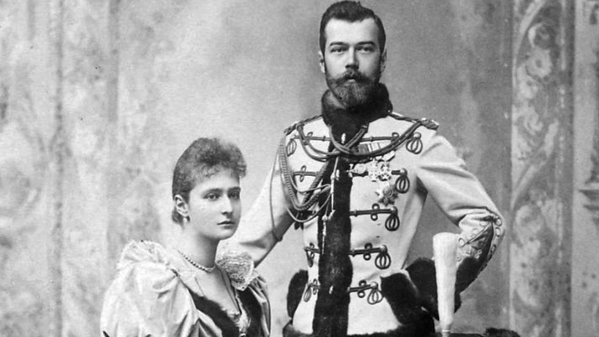 File:Engagement official picture of Alexandra and Nicholas.jpg