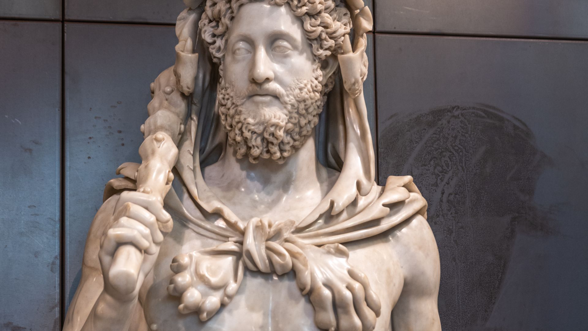 File:Emperor Commodus as Hercules in Capitoline Museum, Rome, Italy.jpg