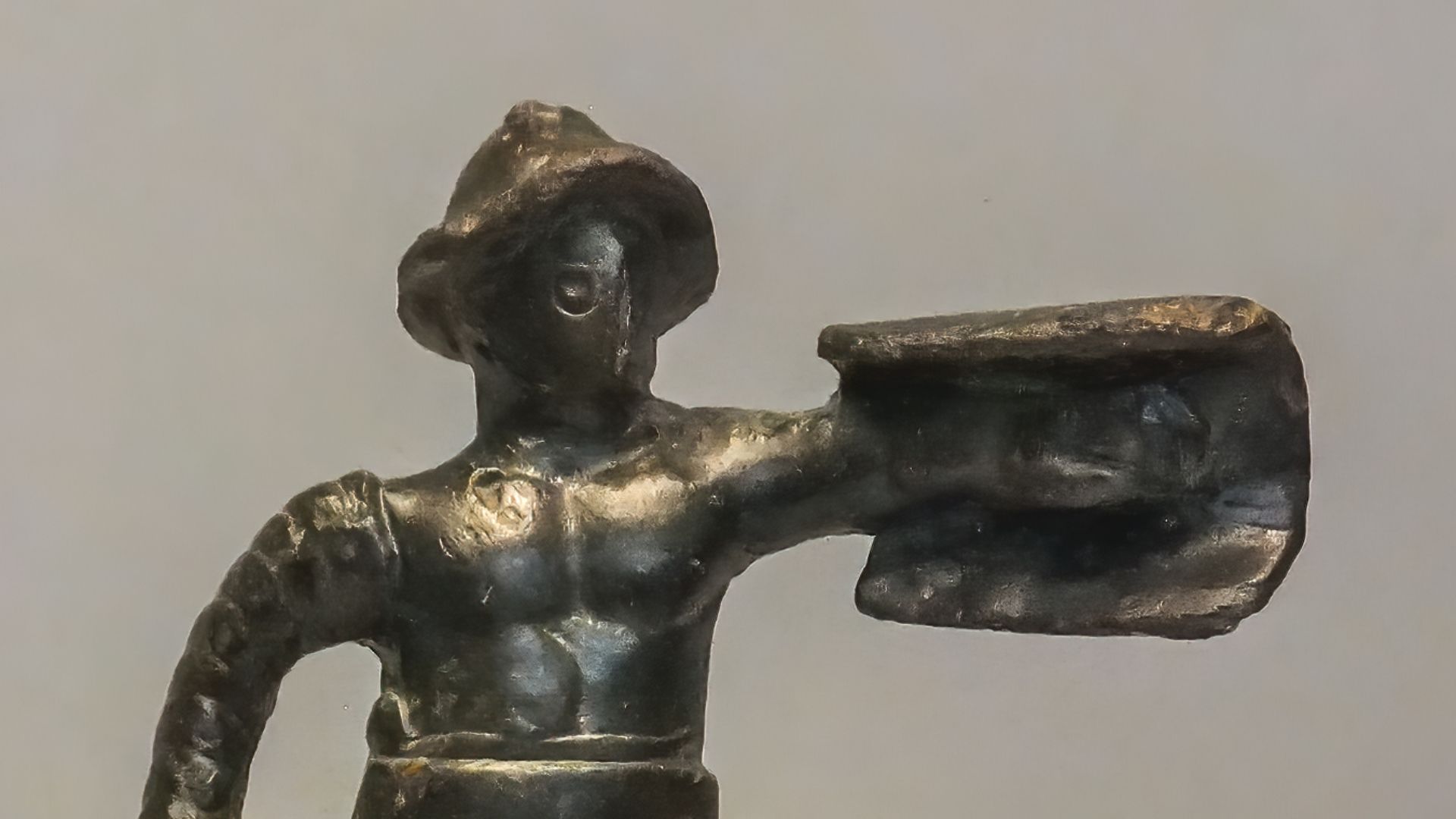 File:Statuette of a Gladiator Roman 50 CE Bronze.jpg