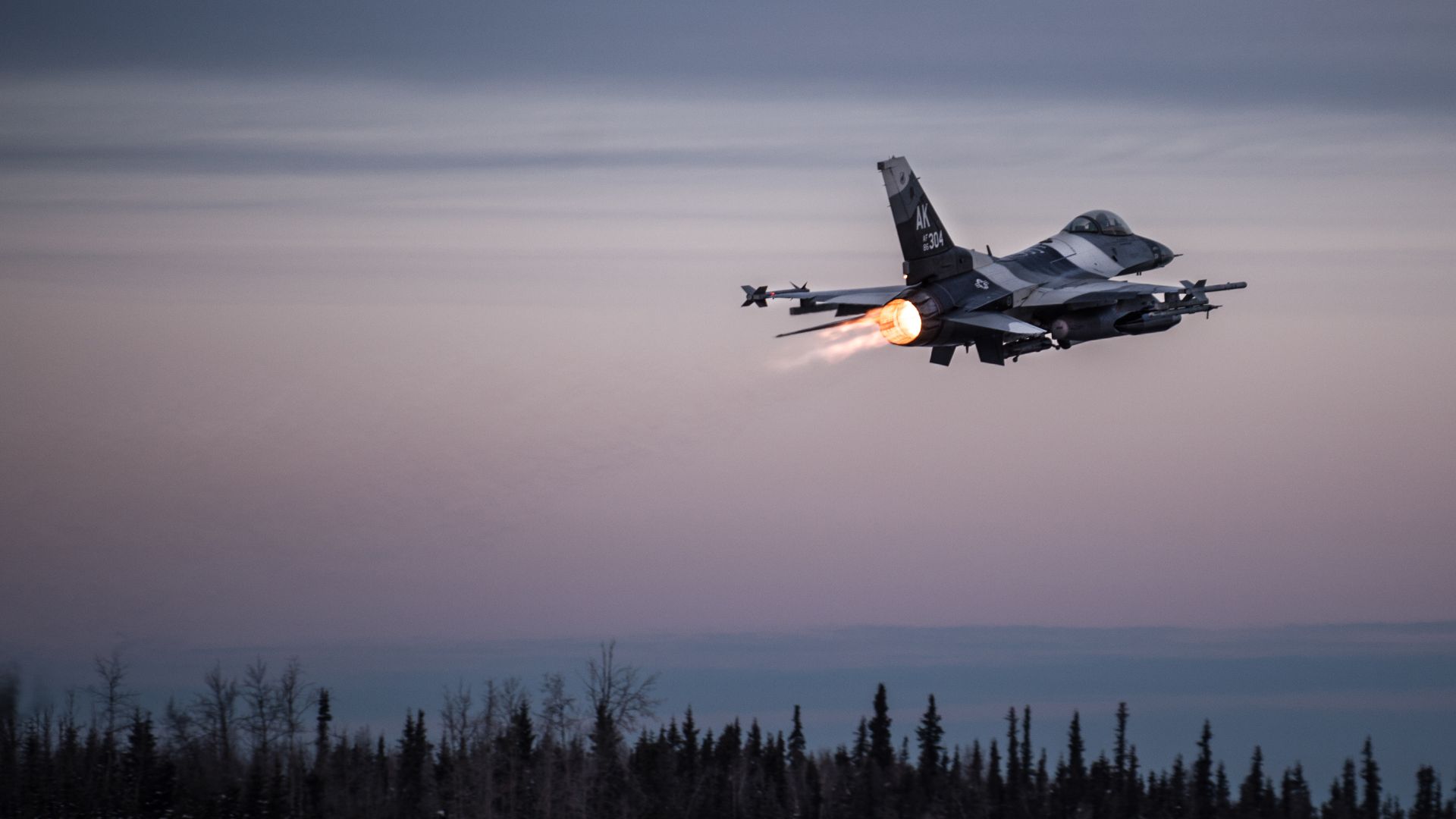 File:F-16 taking off.jpg