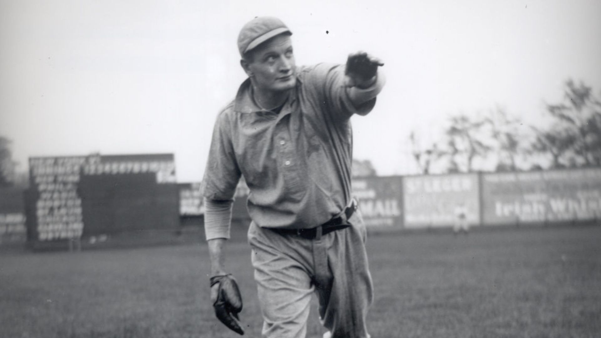 File:Rube Waddell 1905.jpg
