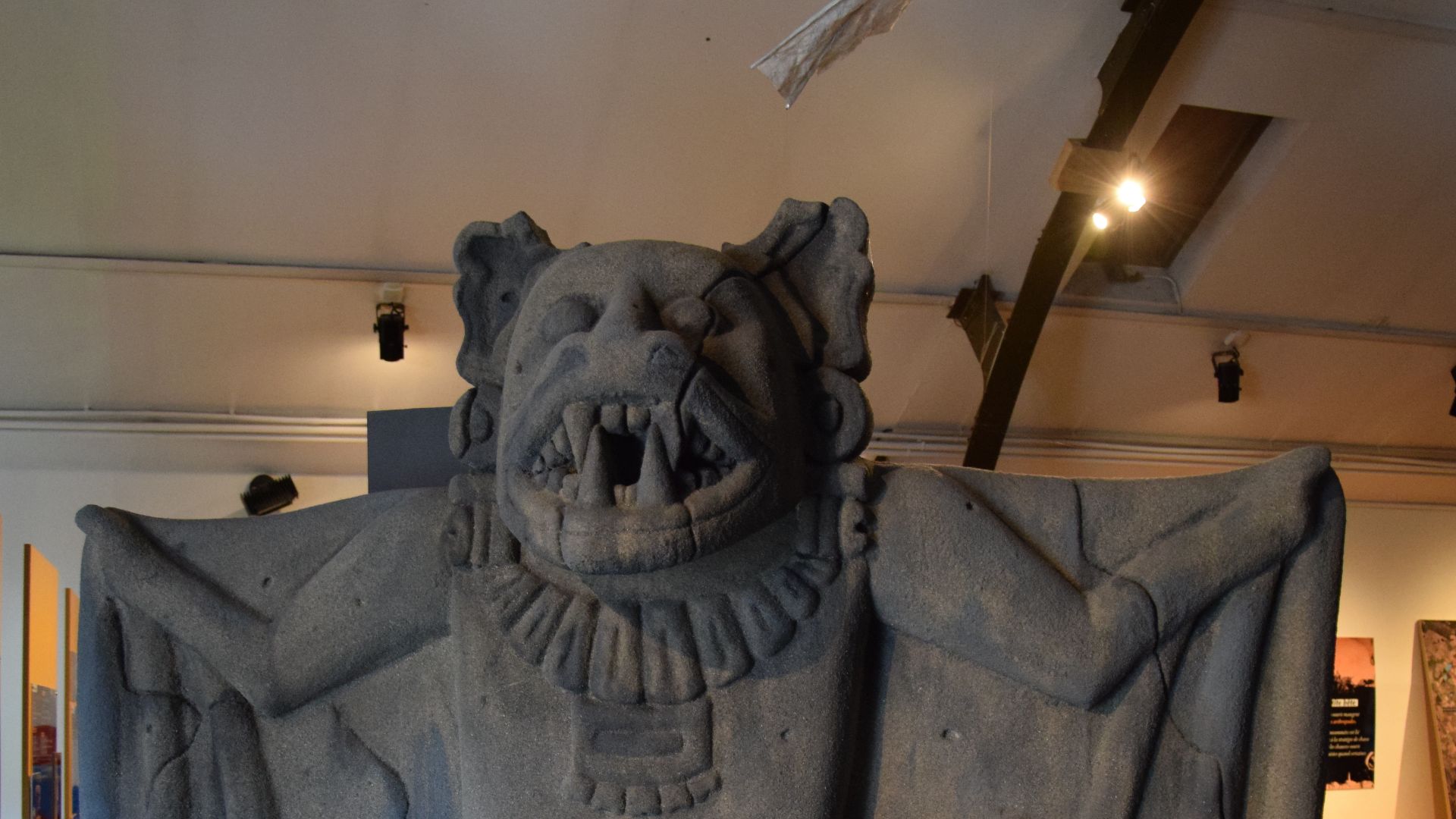 File:Muséum d'histoire naturelle de Bourges camazolz dieu maya.jpg