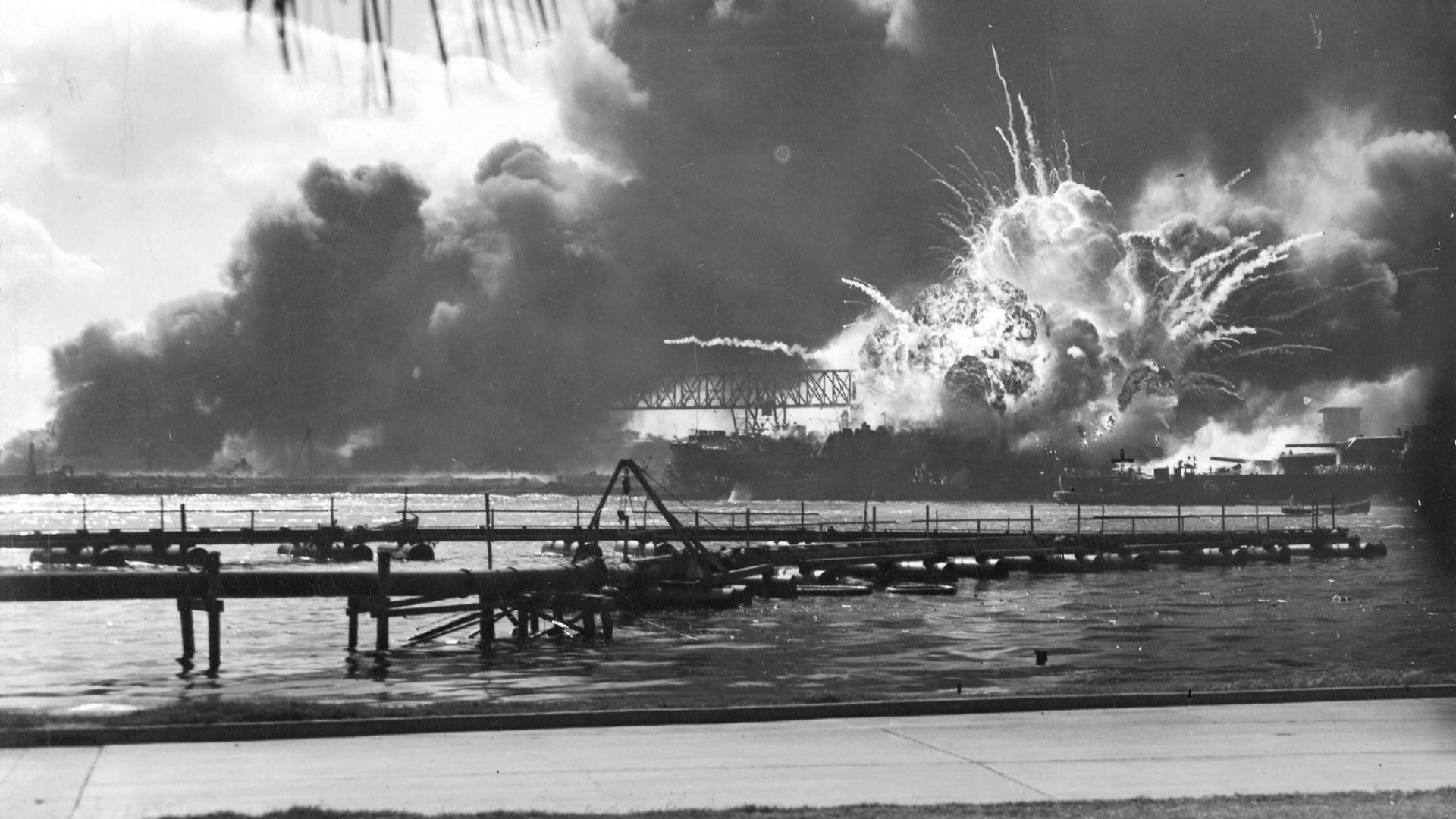 File:USS SHAW exploding Pearl Harbor Nara 80-G-16871 2.jpg