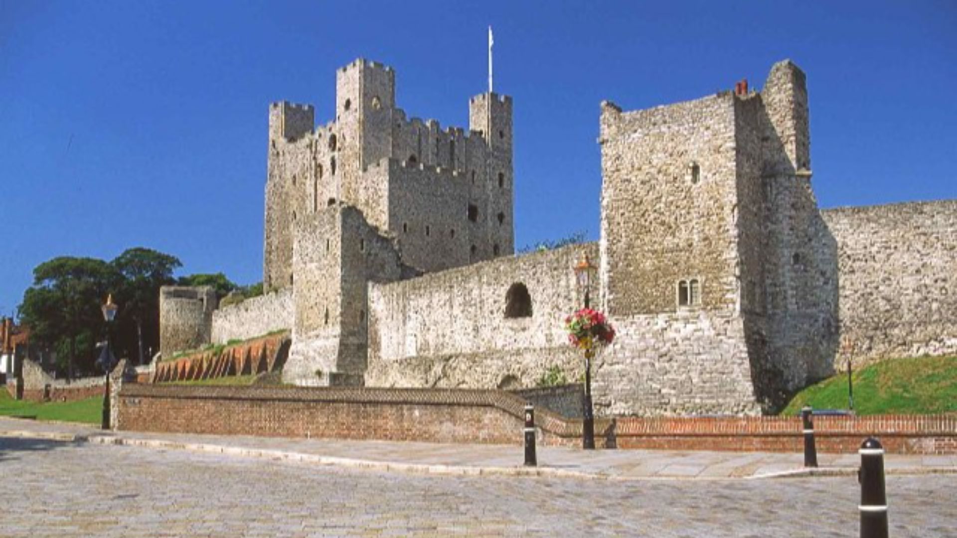 File:Rochester Castle 2.jpg