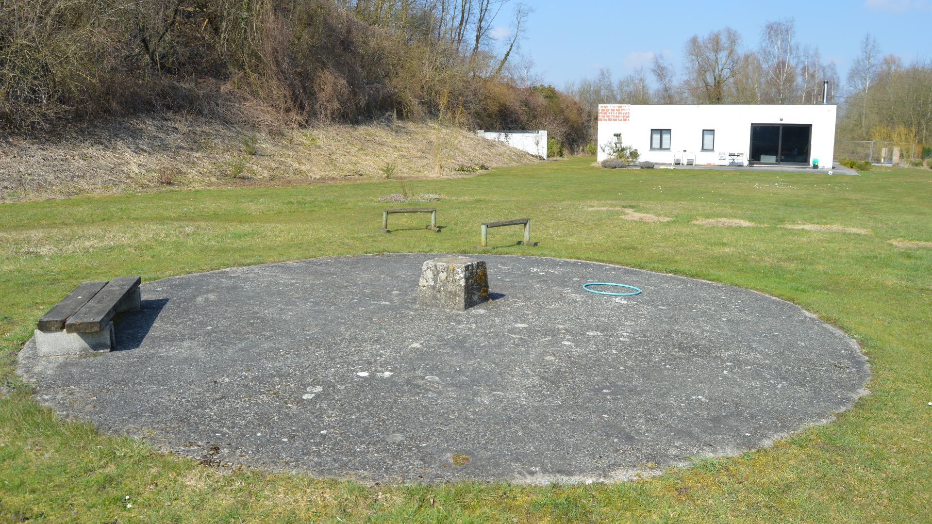 File:Puits Sainte Barbe a Bernissart - 02.jpg