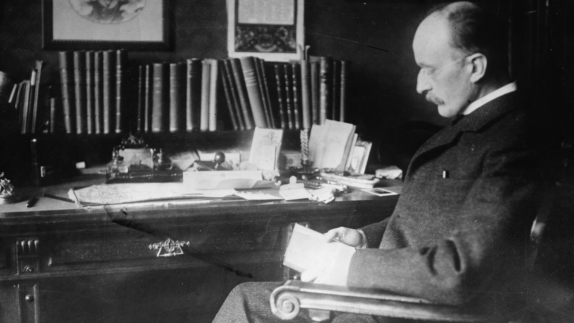 File:Dr. Max Planeck (i.e. Planck) LCCN2014686485.jpg