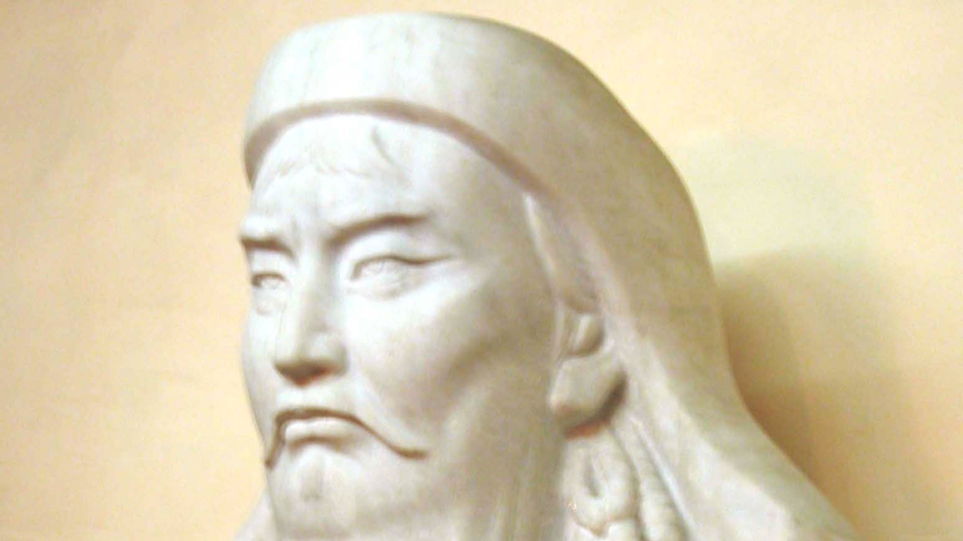 File:Bust of Genghis Khan in Mongolia.jpg