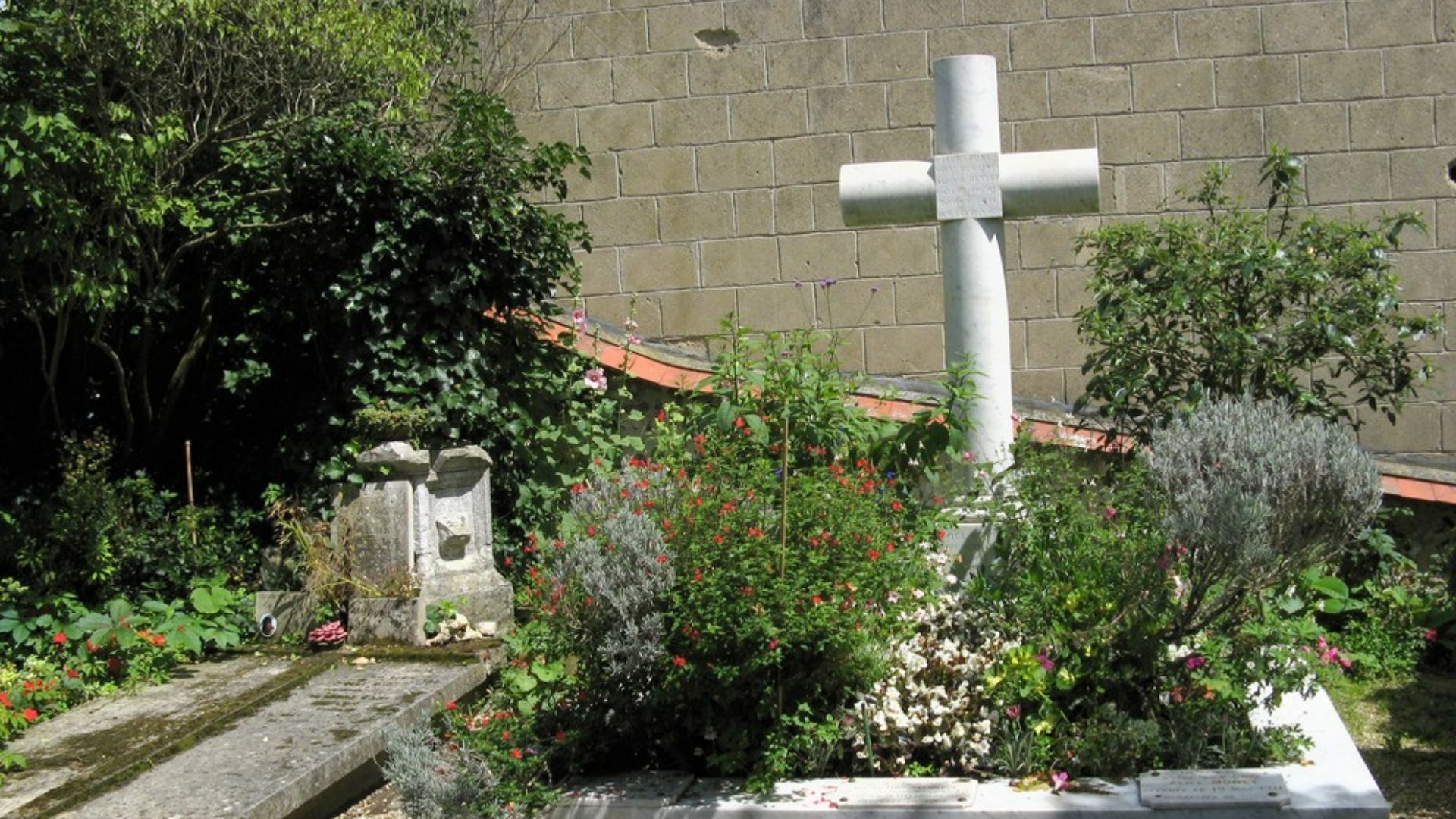 File:Giverny, Claude Monet Grave - panoramio.jpg