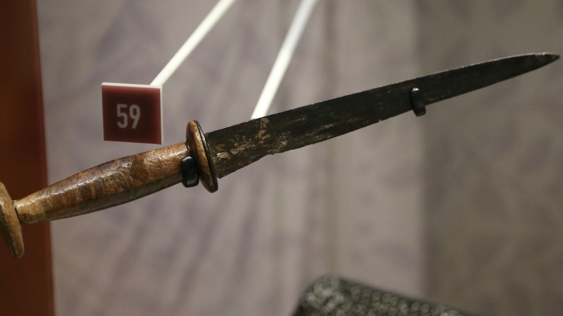 File:Rondel dagger leeds.JPG