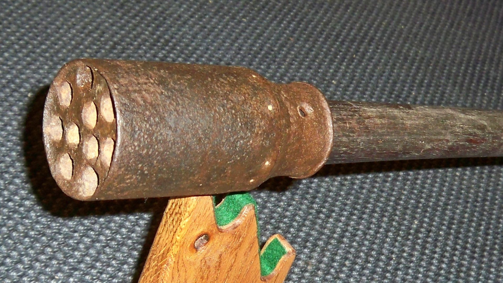 File:10 shot hand cannon (handgonne).jpg