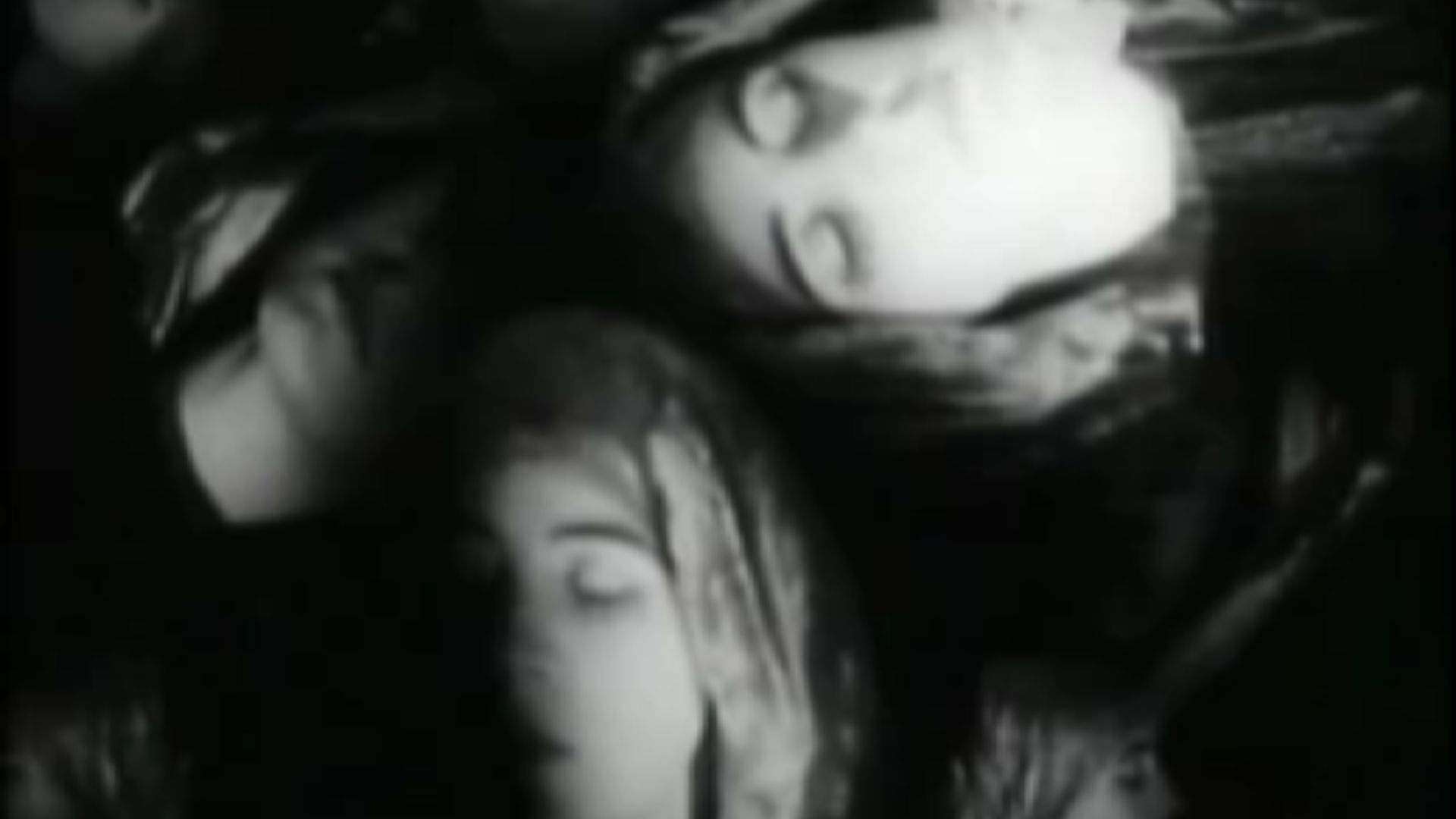 File:The Fall of the House of Usher1928filmshot.png