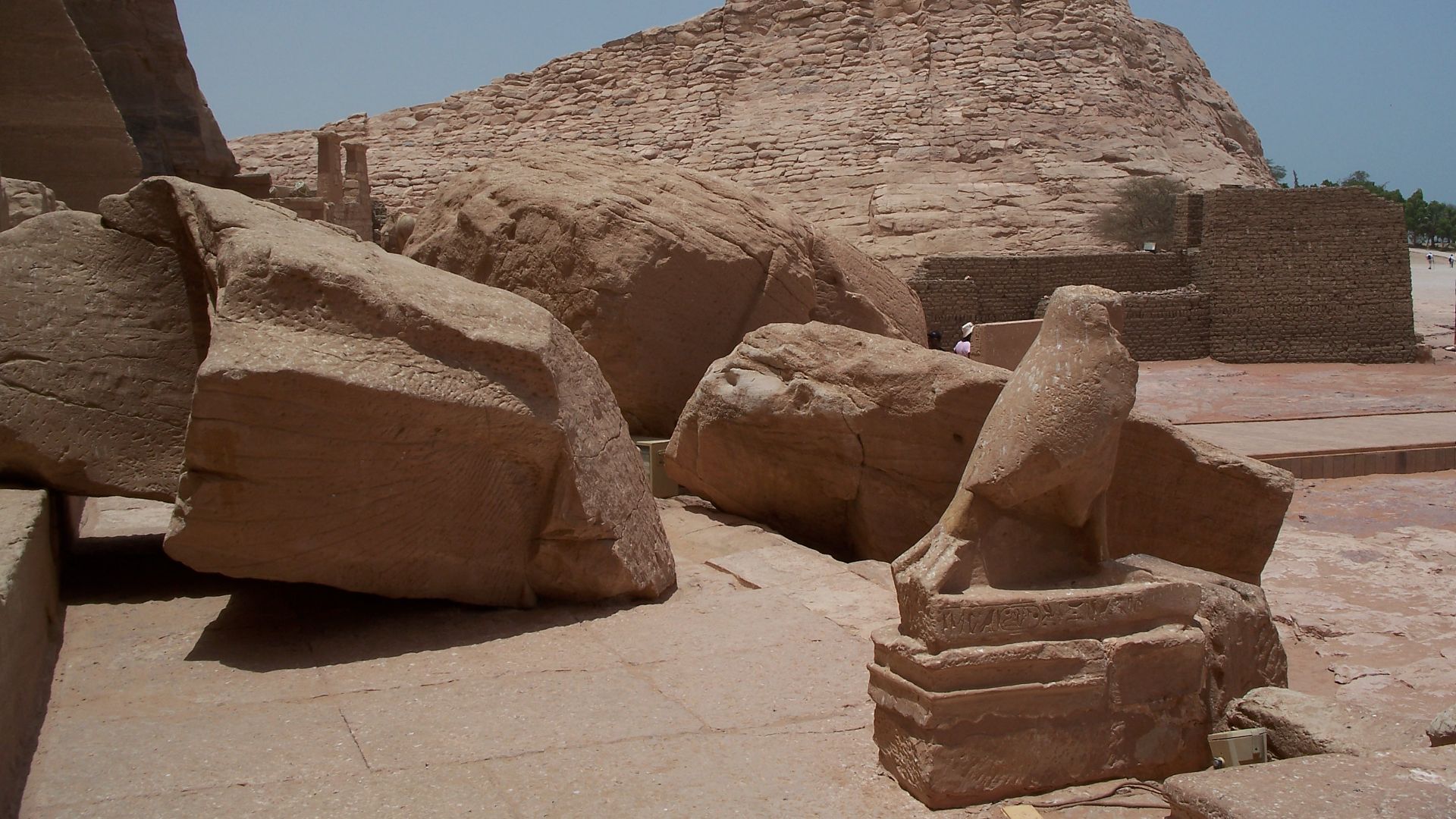 File:Collapsed Colossus.jpg