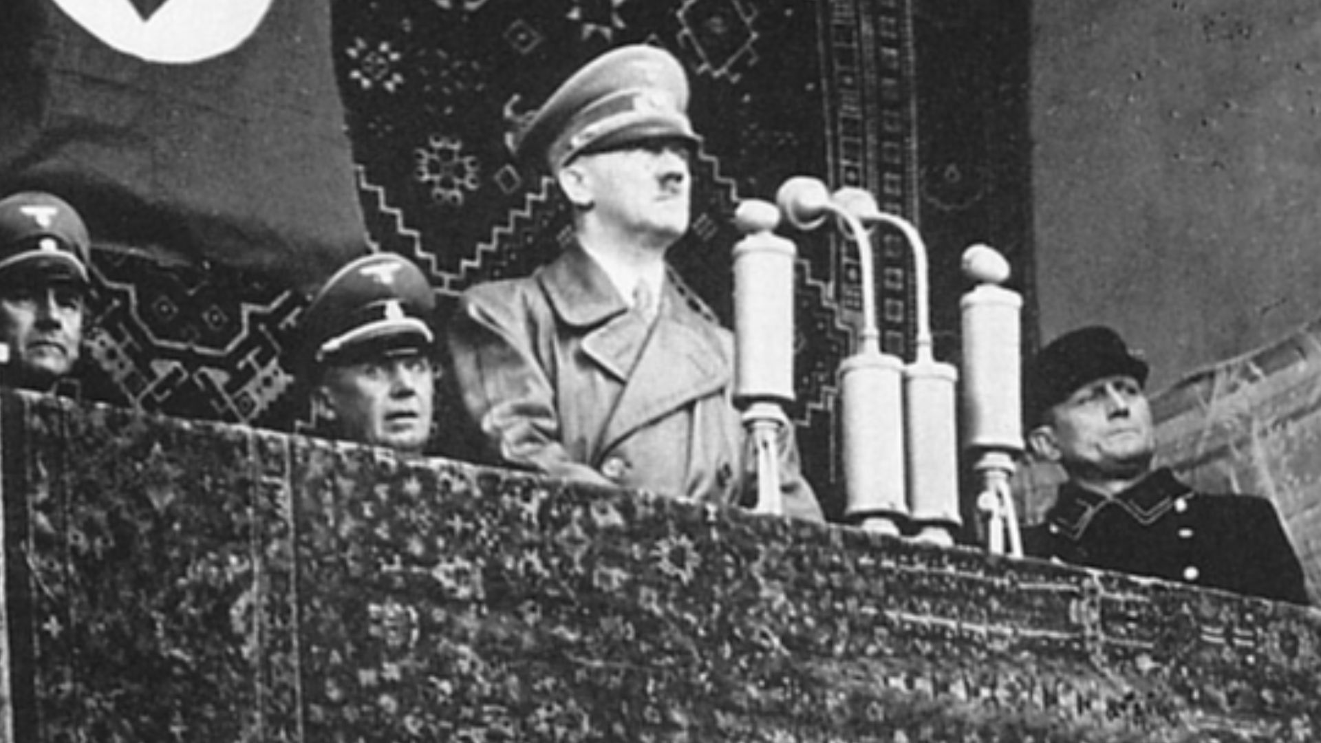 File:Adolf Hitler (center) and Ernst Neumann (first from the right) in the balcony of the Klaipėda Theatre Building, 1939.jpg