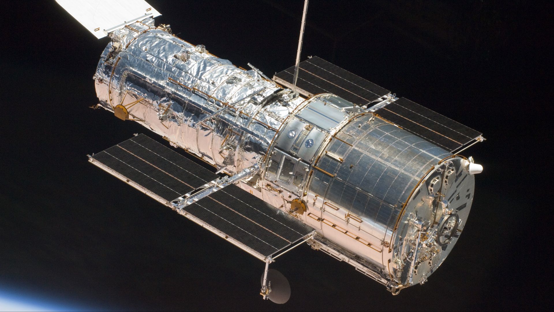File:Hubble 2009 close-up.jpg