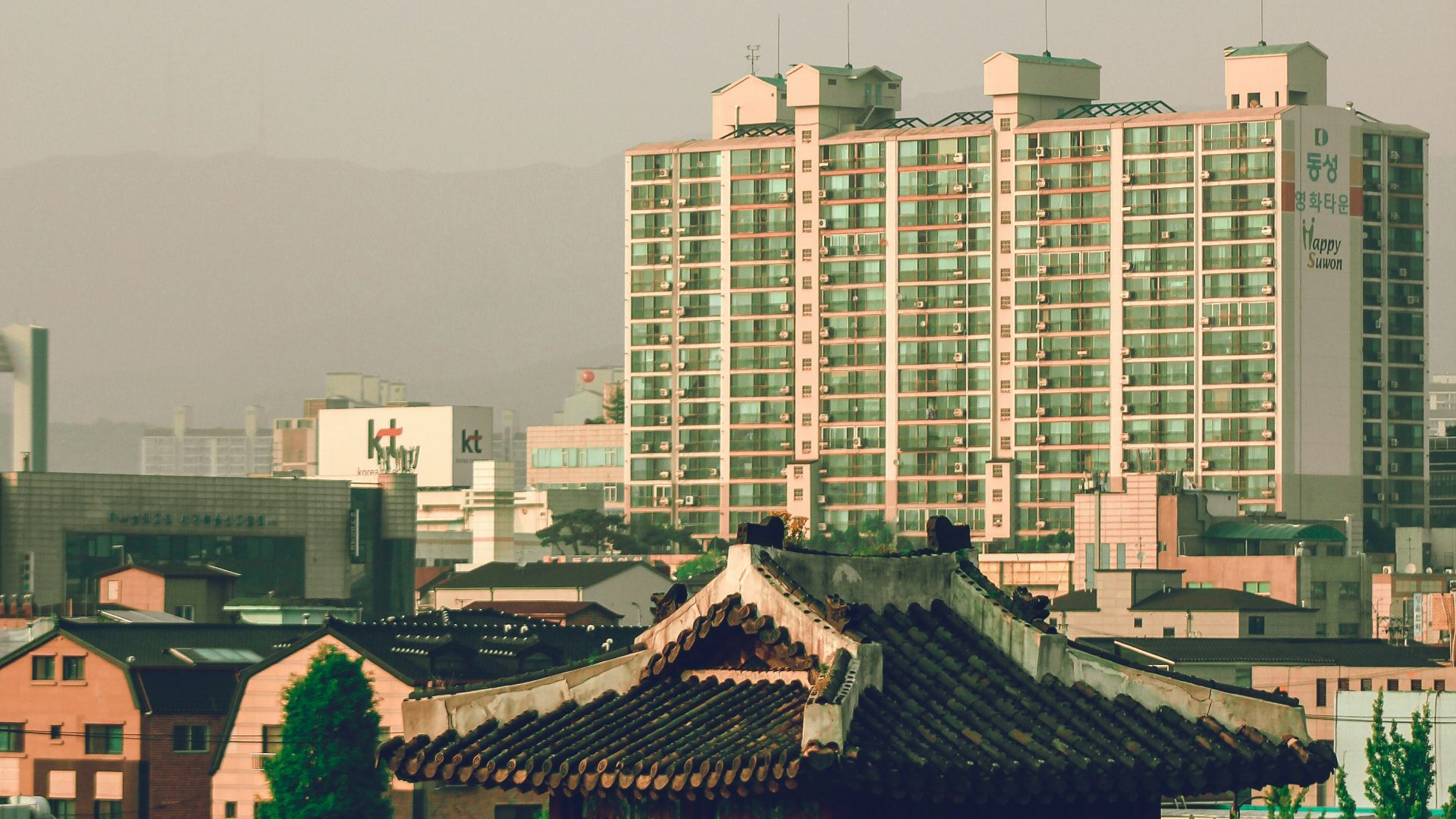 high rise buildings during daytime