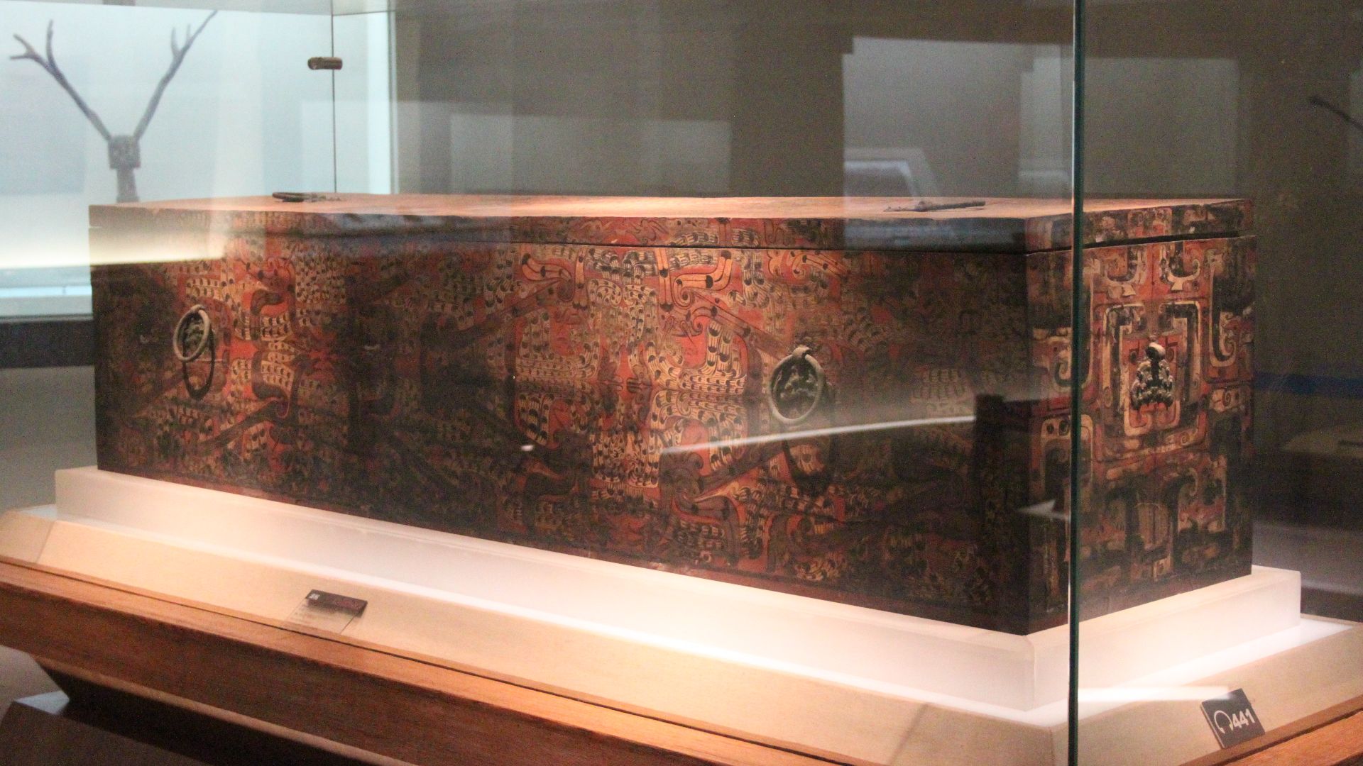 File:Warring States Lacquered Coffin, Chu State (10162728495).jpg