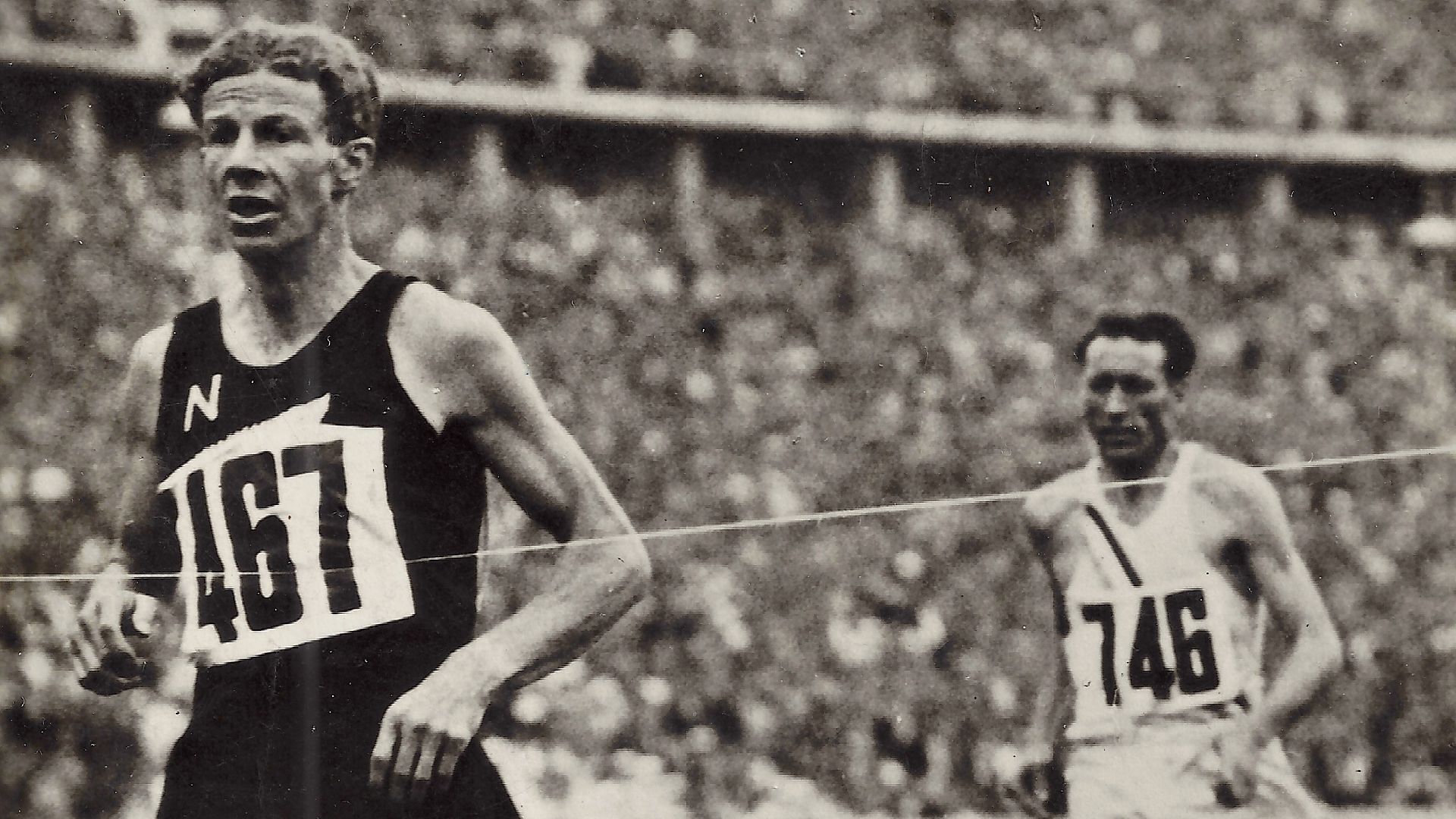 File:Jack Lovelock breaking the finishing line at the Olympic Games 1936.jpg