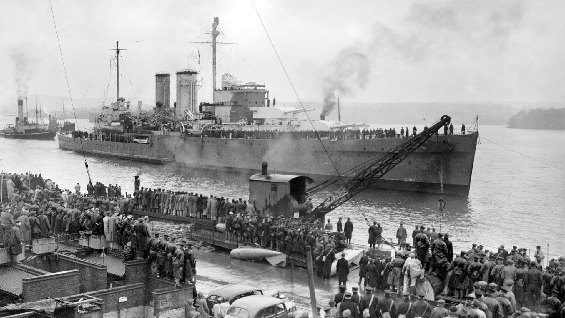 File:Cruiser HMS Exeter (68) coming into Plymouth on February the 14th 1940 after returning from the battle of The River Plate, December 1939 . - Flickr - tormentor4555.jpg
