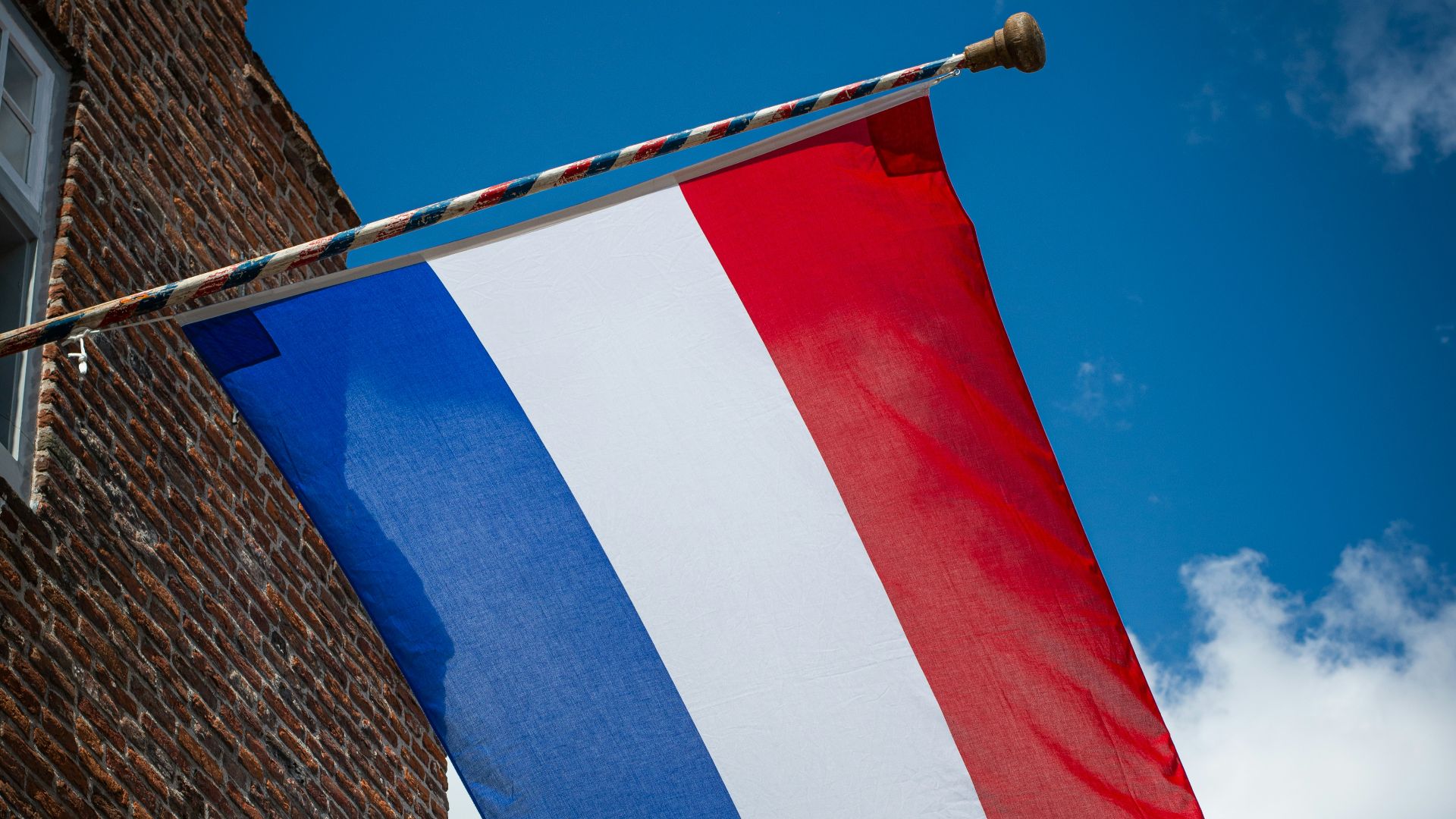 flag of us a on pole