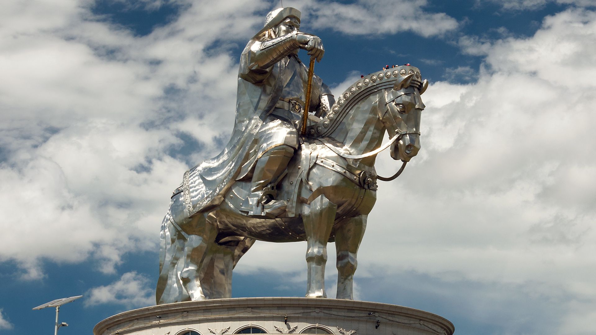 File:Genghis Khan Equestrian Statue.jpg