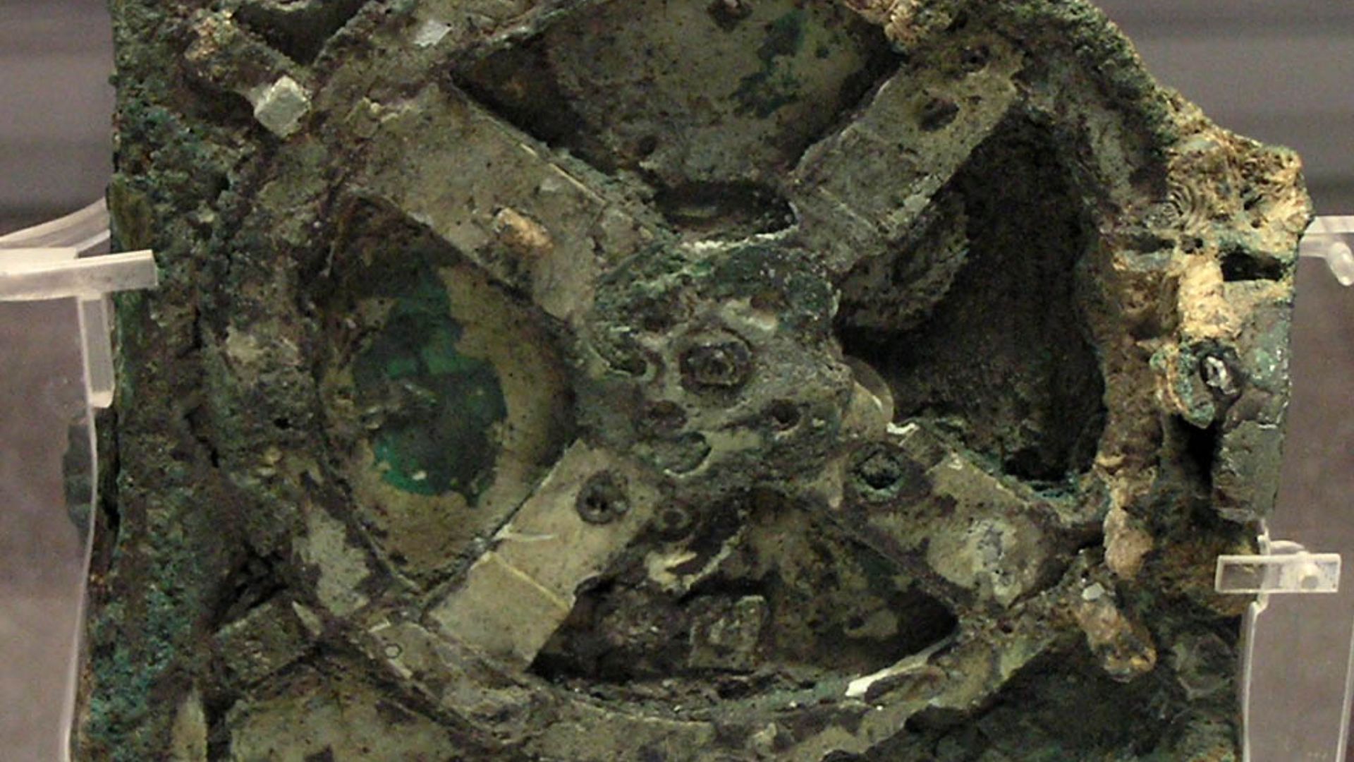 File:NAMA Machine d'Anticythère 1.jpg