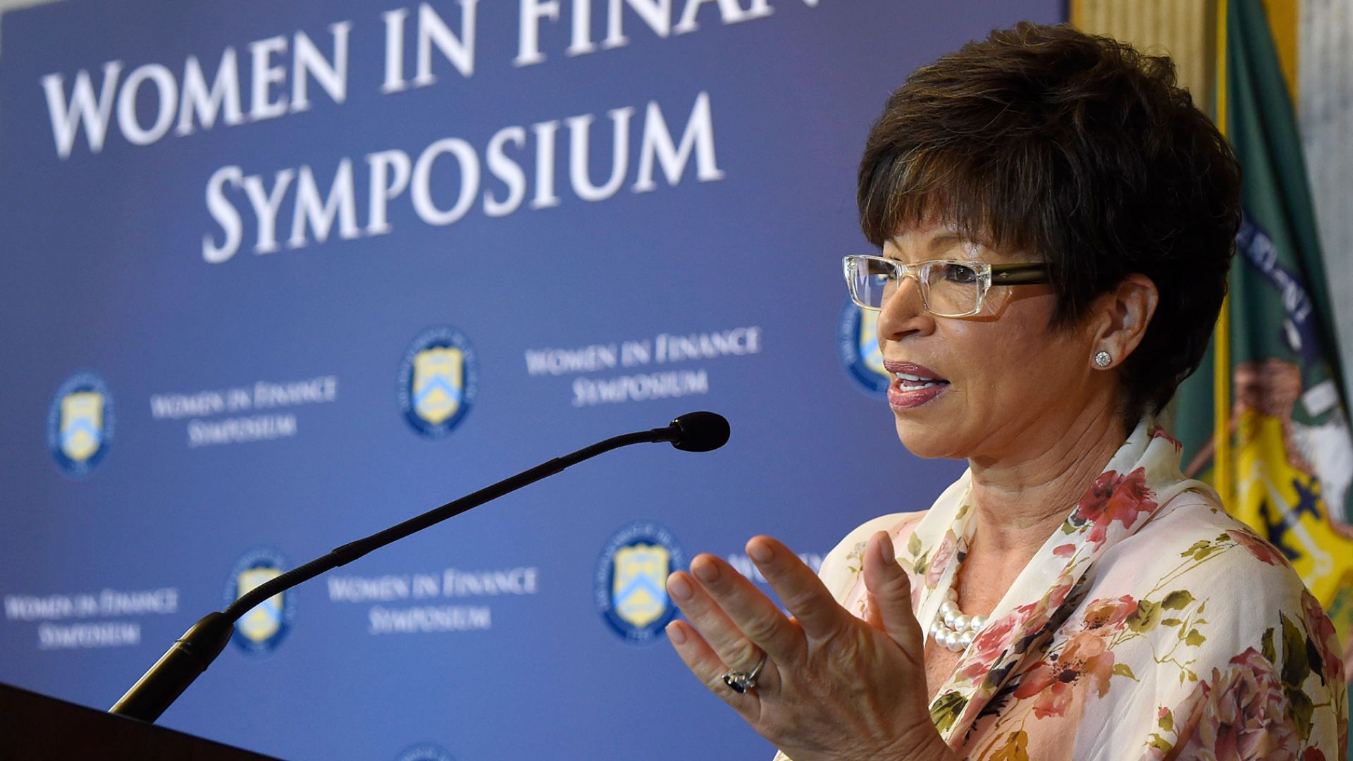 File:Valerie Jarrett speaking at the Women in Finance event (17332005052).jpg