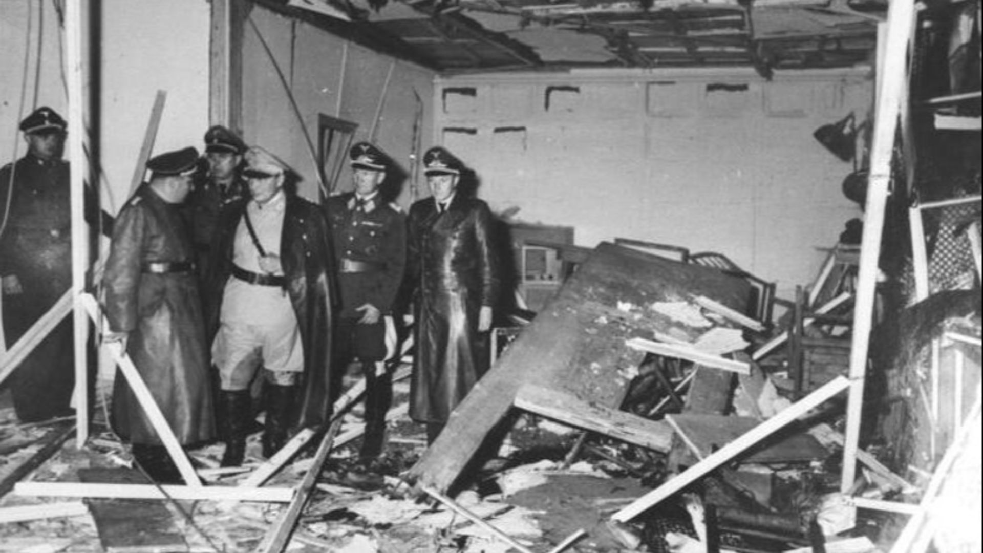 File:Bundesarchiv Bild 146-1972-025-10, Hitler-Attentat, 20. Juli 1944.jpg