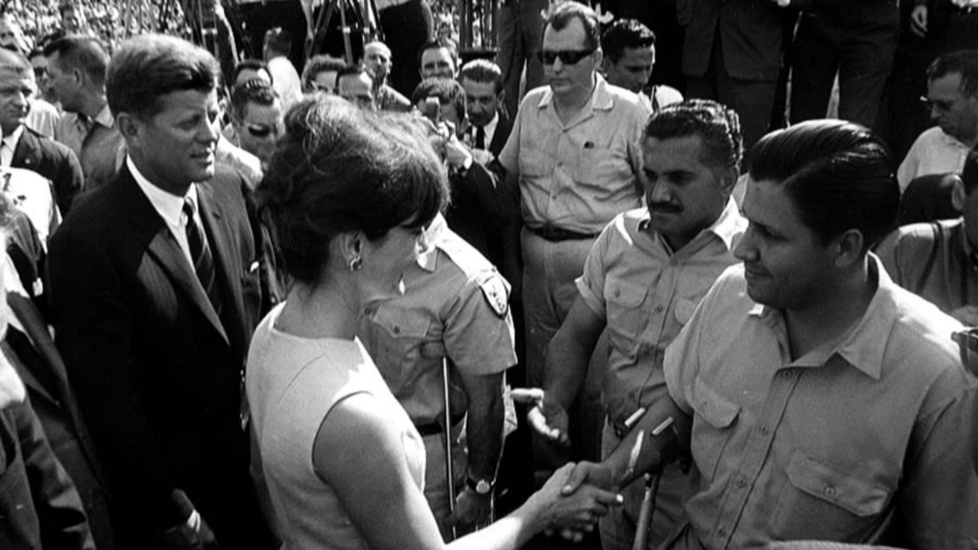 File:JFK Brigade 2506 meeting.jpg