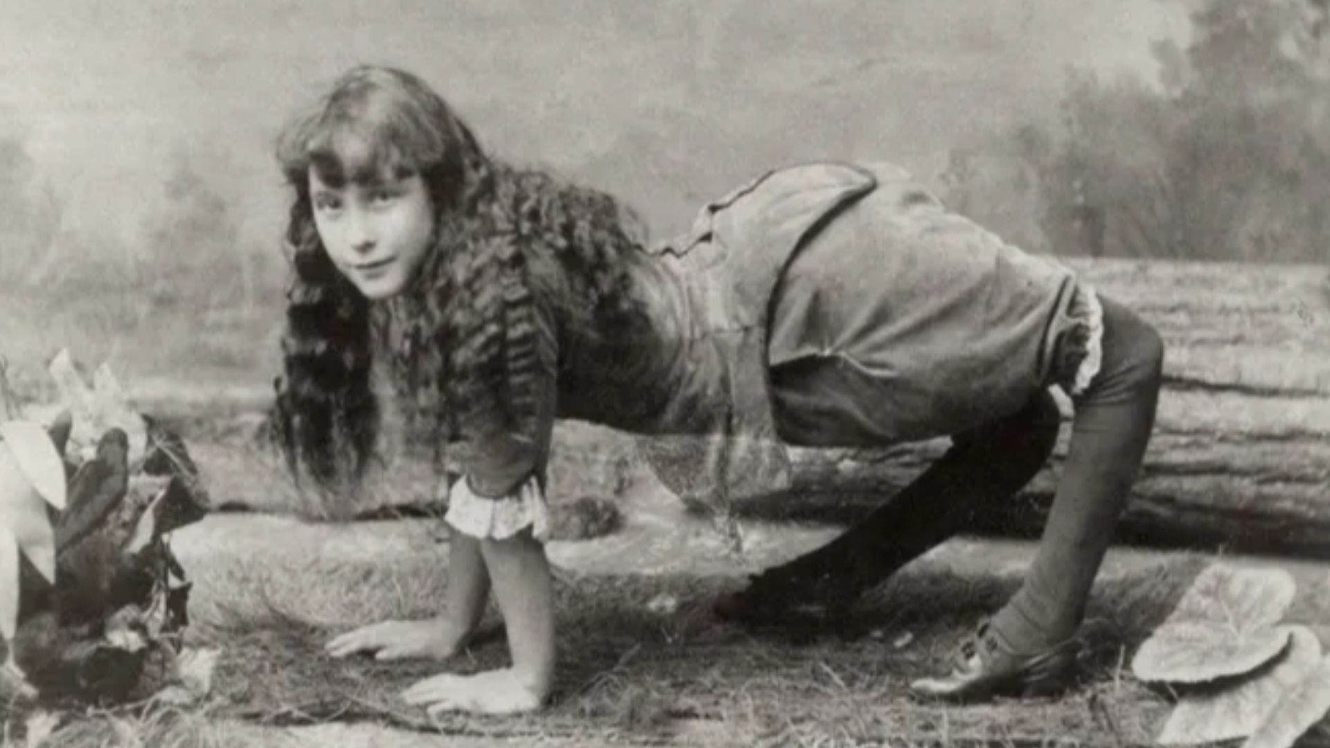 File:Ella Harper (The Camel Girl).jpg