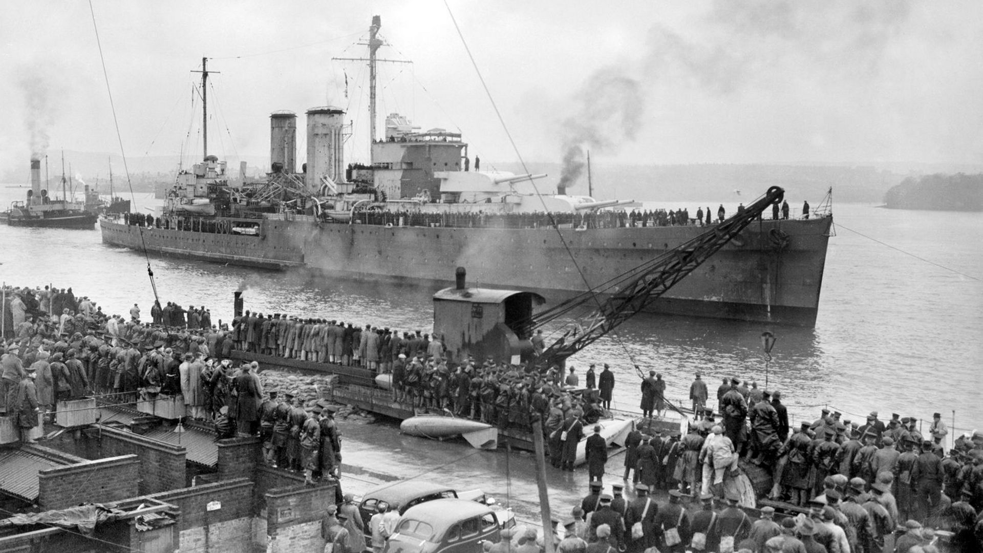 File:Cruiser HMS Exeter (68) coming into Plymouth on February the 14th 1940 after returning from the battle of The River Plate, December 1939 . - Flickr - tormentor4555.jpg