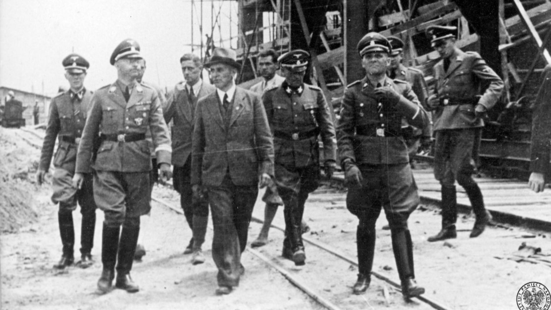File:Heinrich Himmler, IG Farben Auschwitz plant, July 1942.jpeg