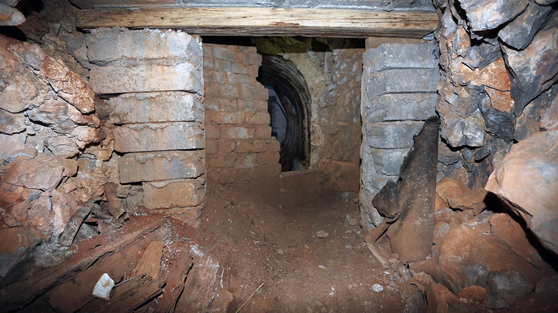 File:Operation Tracer Cave hole.jpg