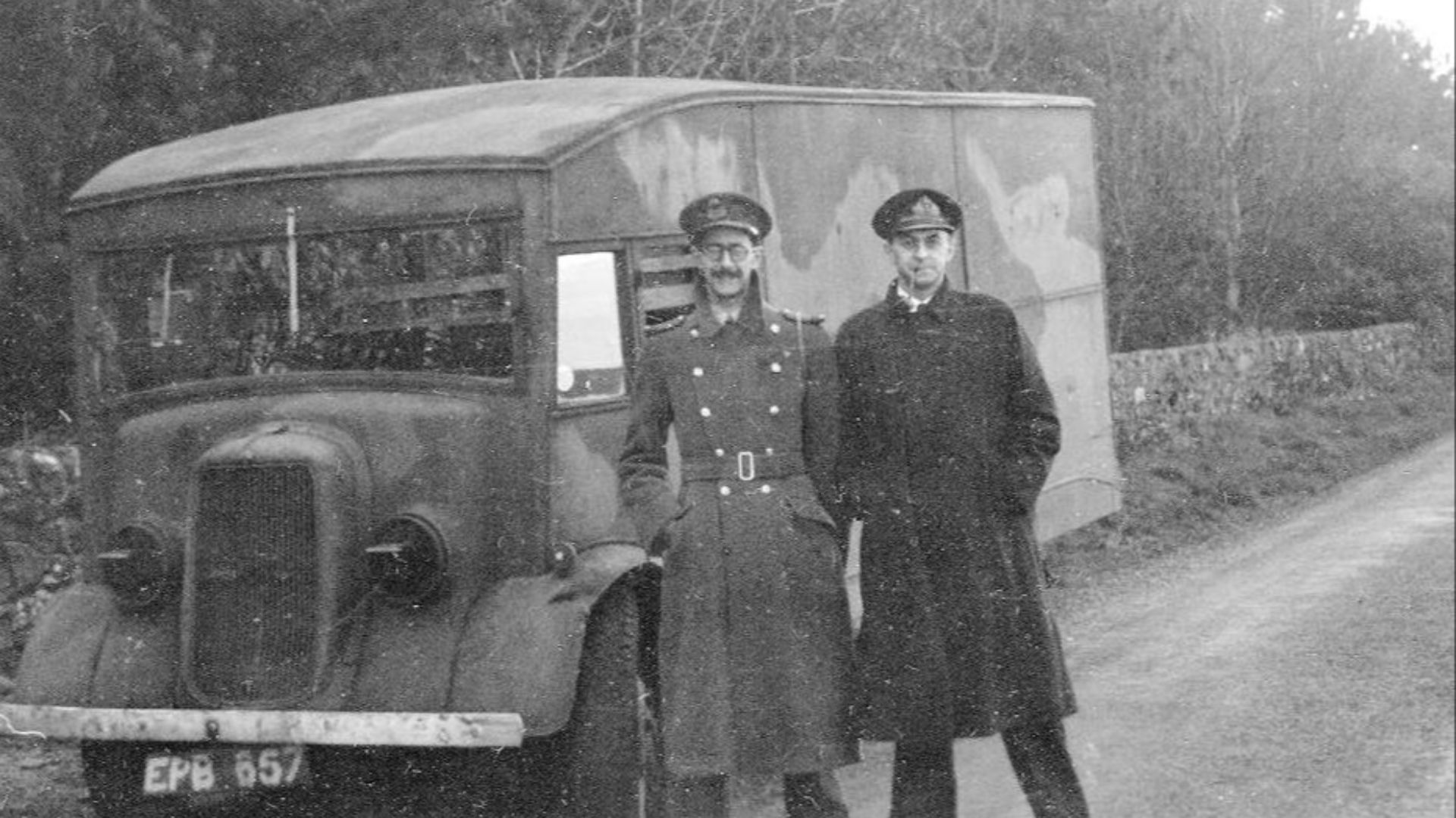 File:Charles Cholmondeley and Ewen Montagu.jpg