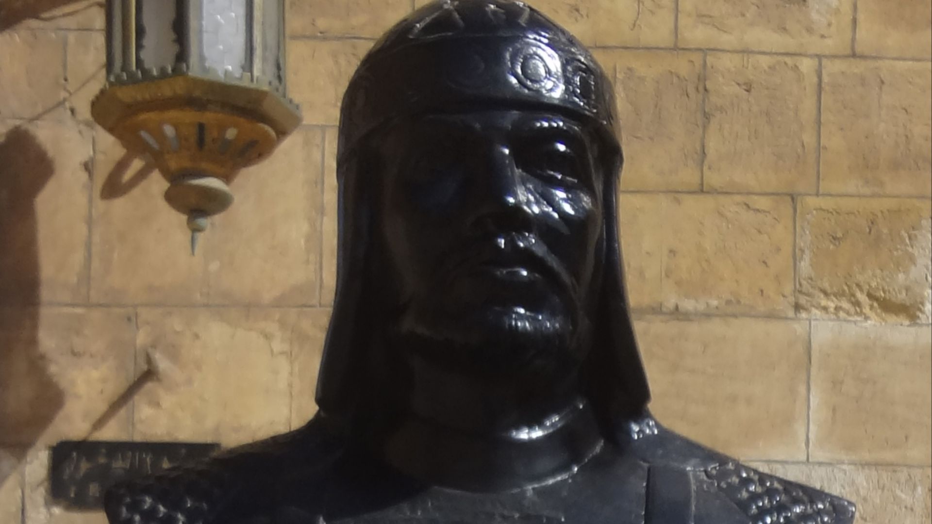 File:تمثال للسلطان الظاهر بيبرس (cropped).JPG