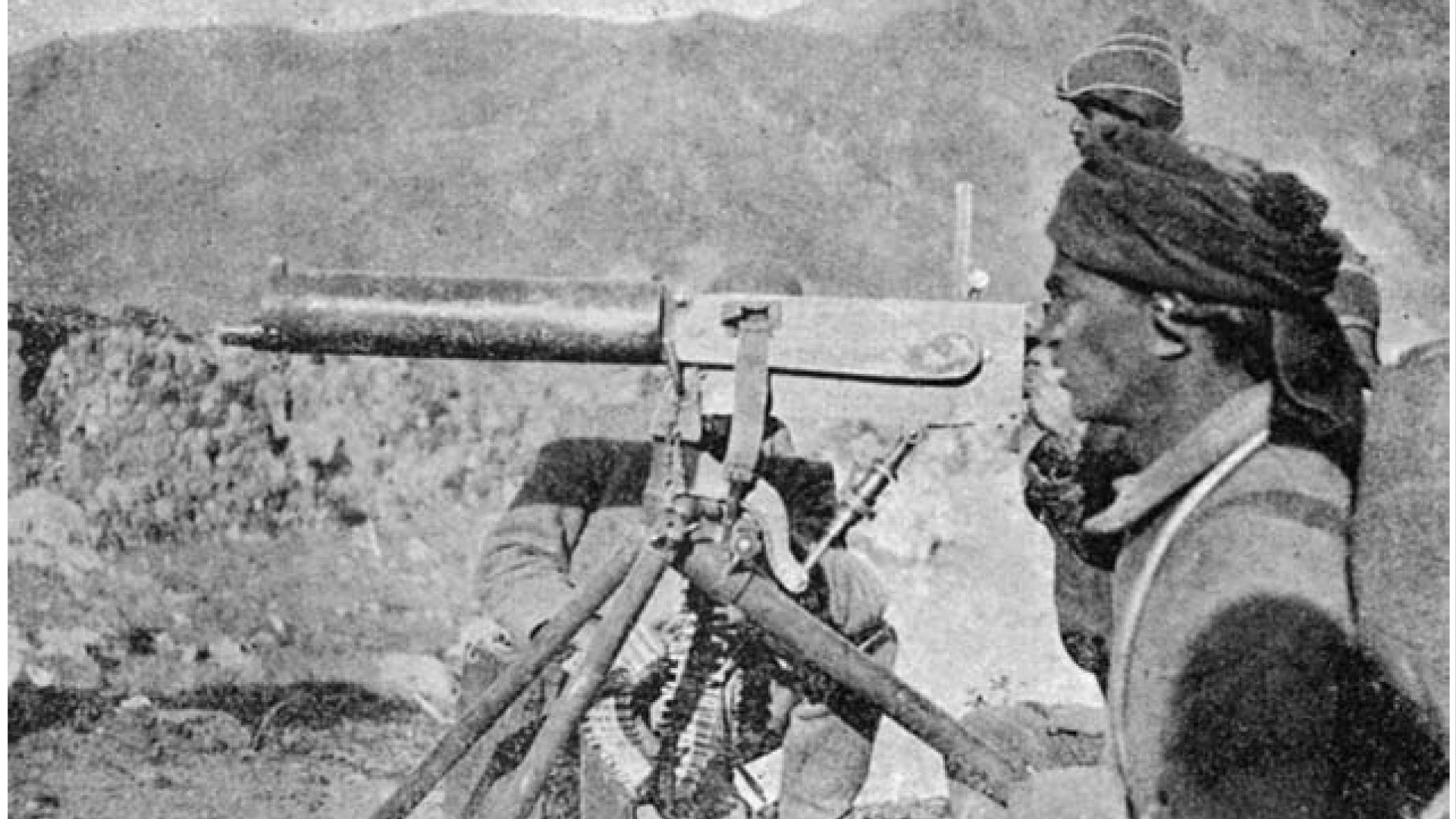 File:Ottoman soldiers with captured Russian machine gun2.jpg ...
