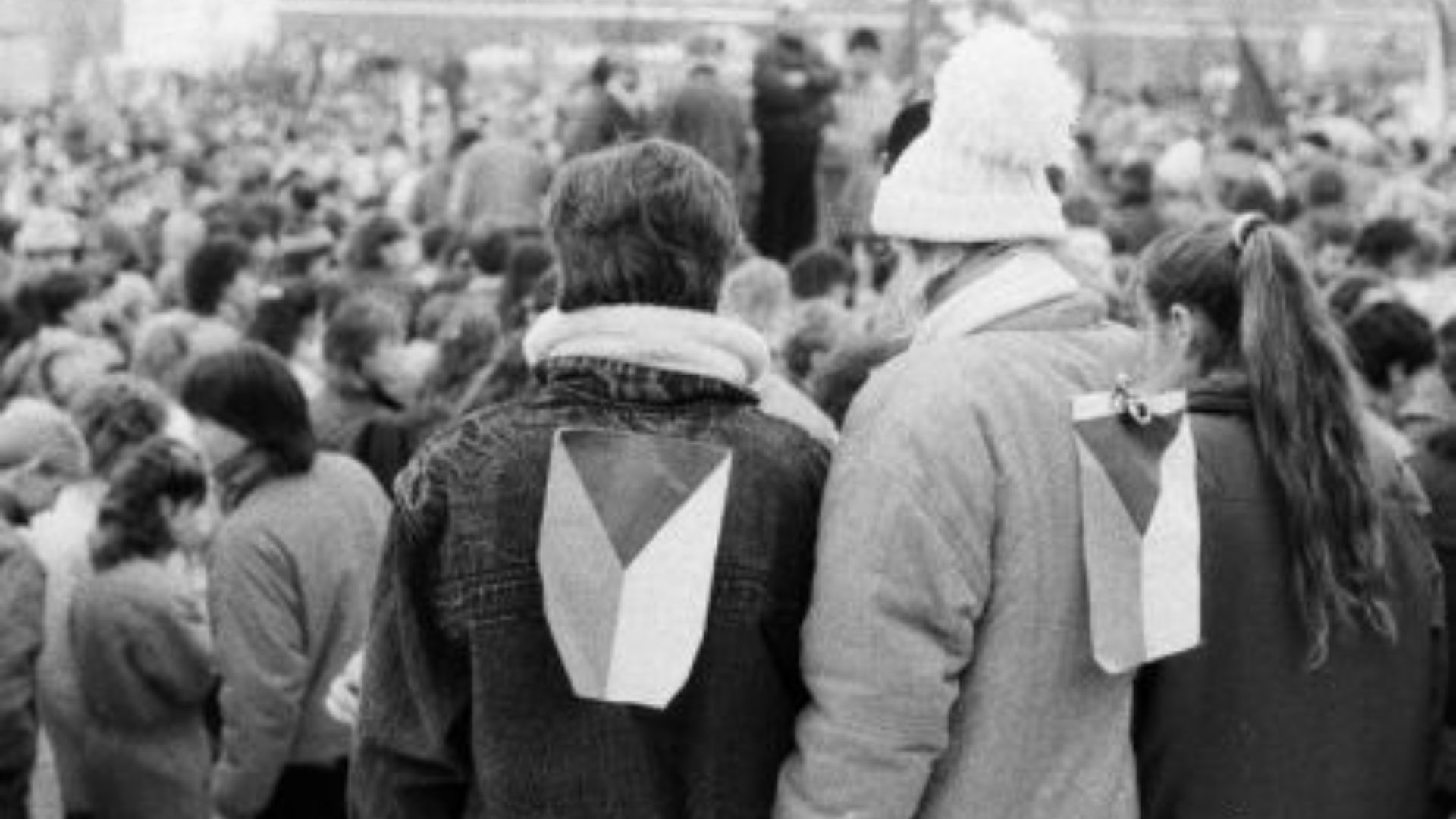 File:Sametová revoluce.jpg