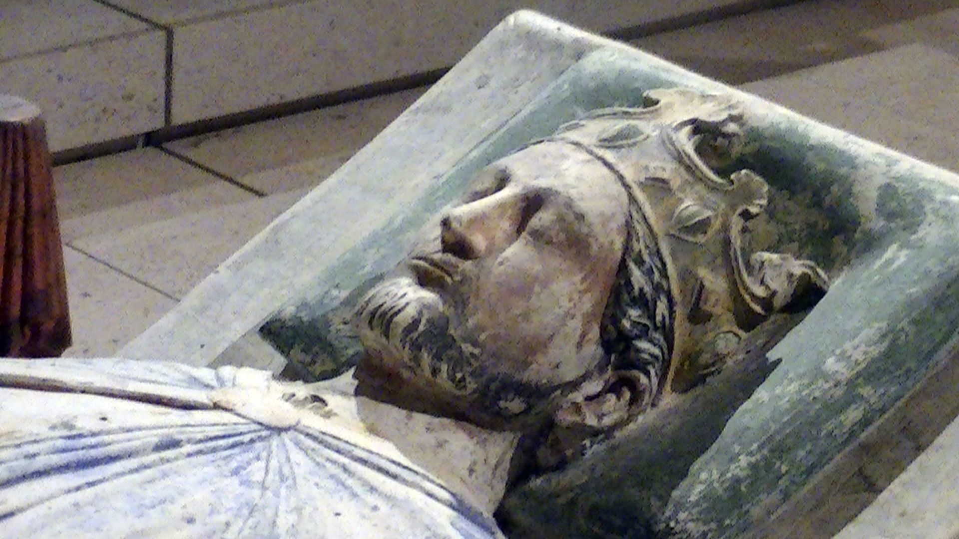 File:Church of Fontevraud Abbey Richard I effigy.jpg