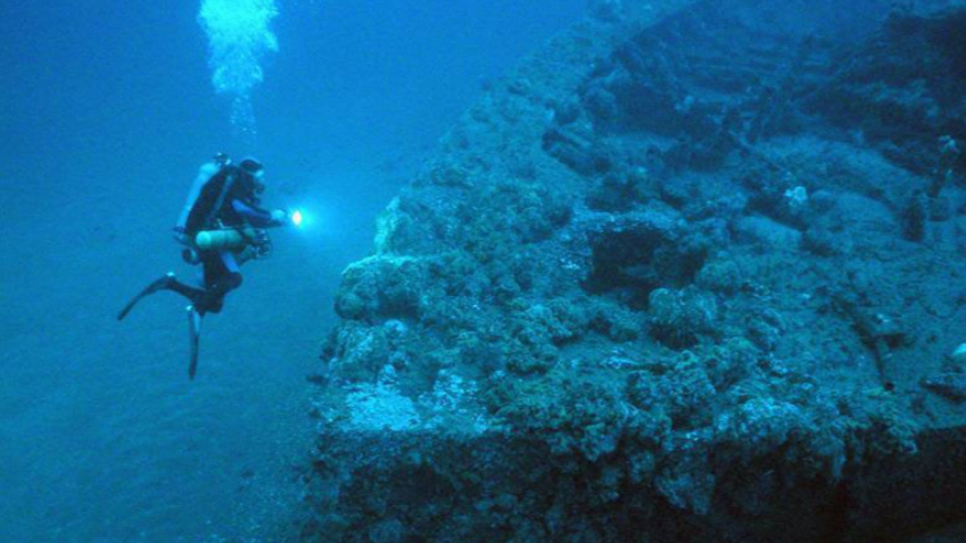 File:USS Monitor diver 2016.PNG