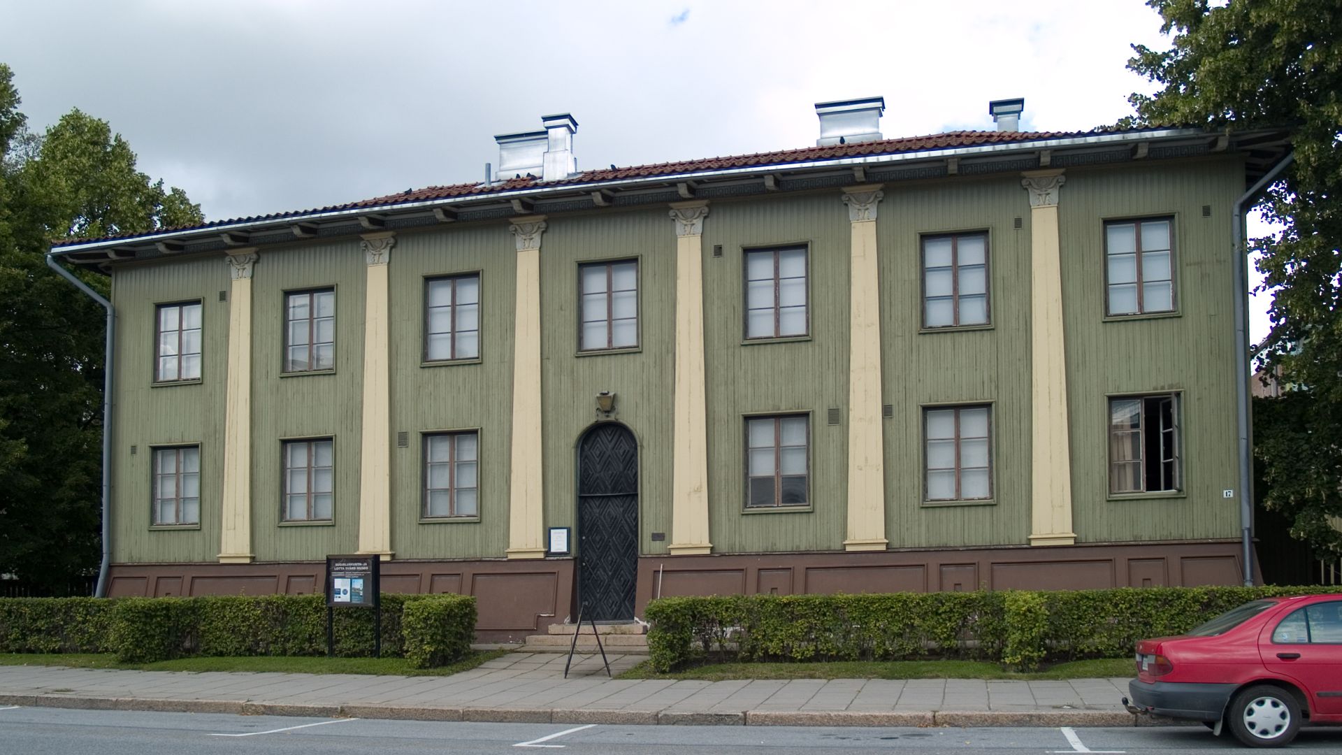 File:White Guard bldg Seinajoki.jpg