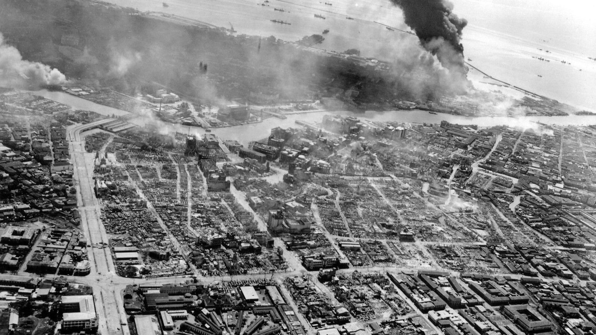 File:Smoke in manilia world war 2.jpg