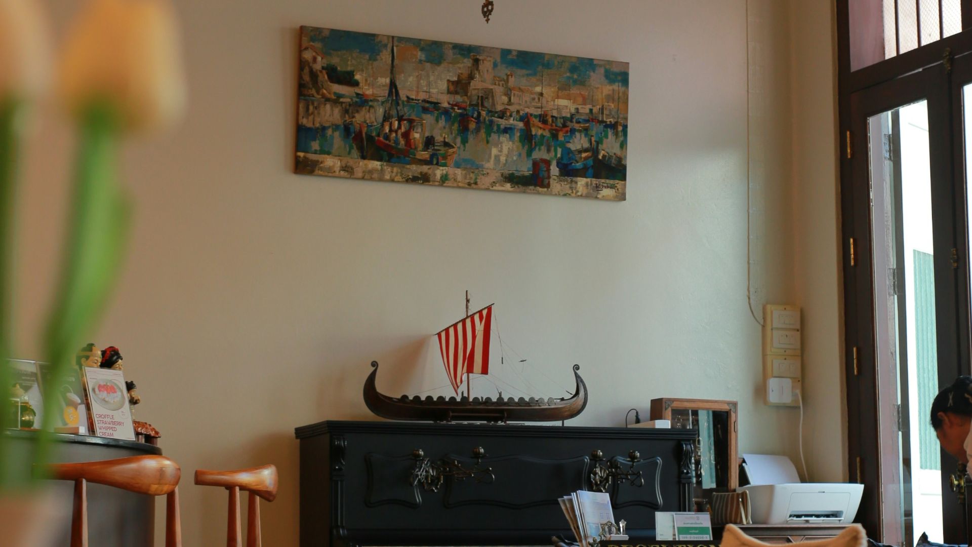 Cozy and antique living room with unique decorations.