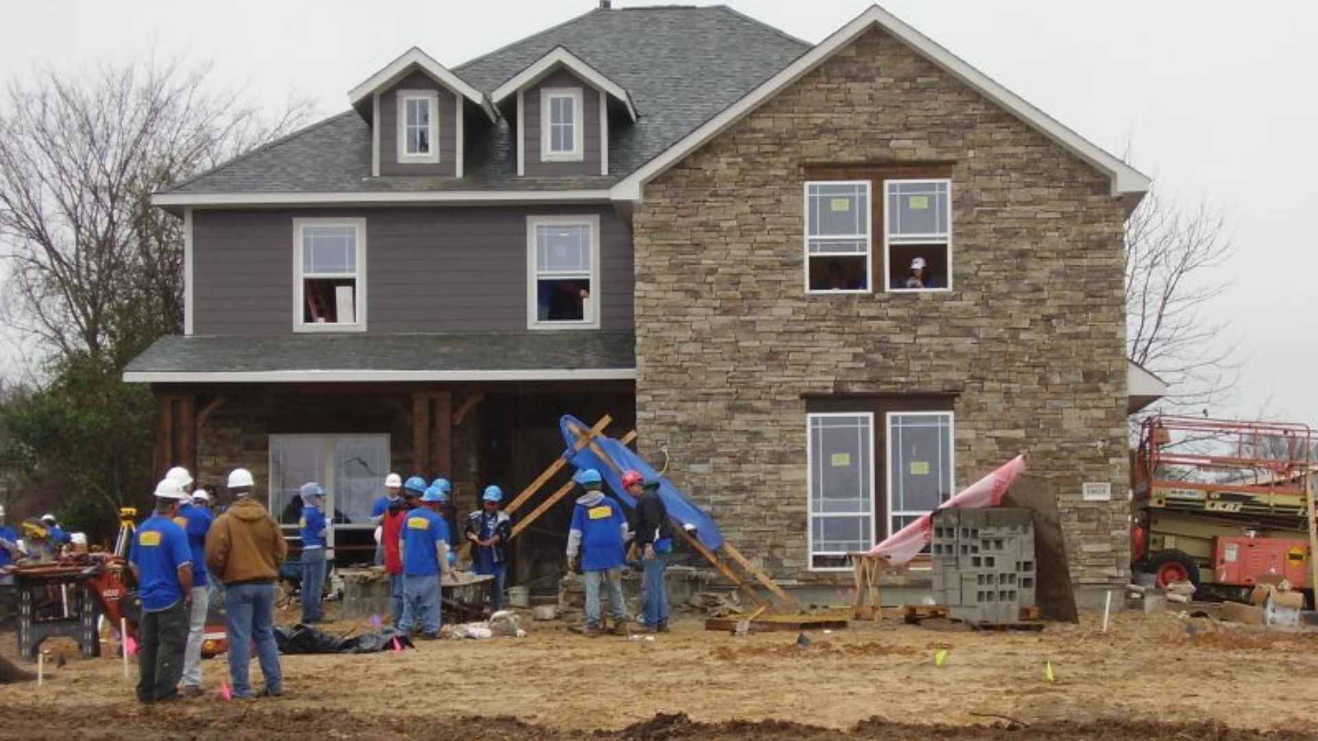 File:Extreme Home Makeover episode shoot, at Houston, 2006.jpg