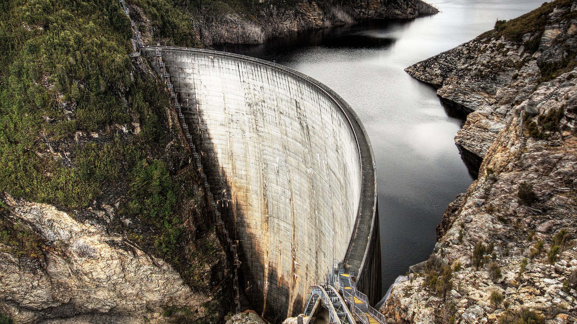 File:Gordon Dam.jpg
