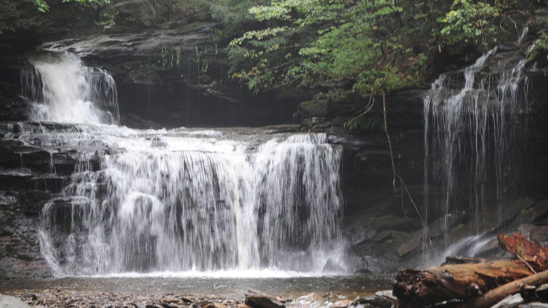 File:Waterfalls in Ricketts Glen State Park -1.jpg