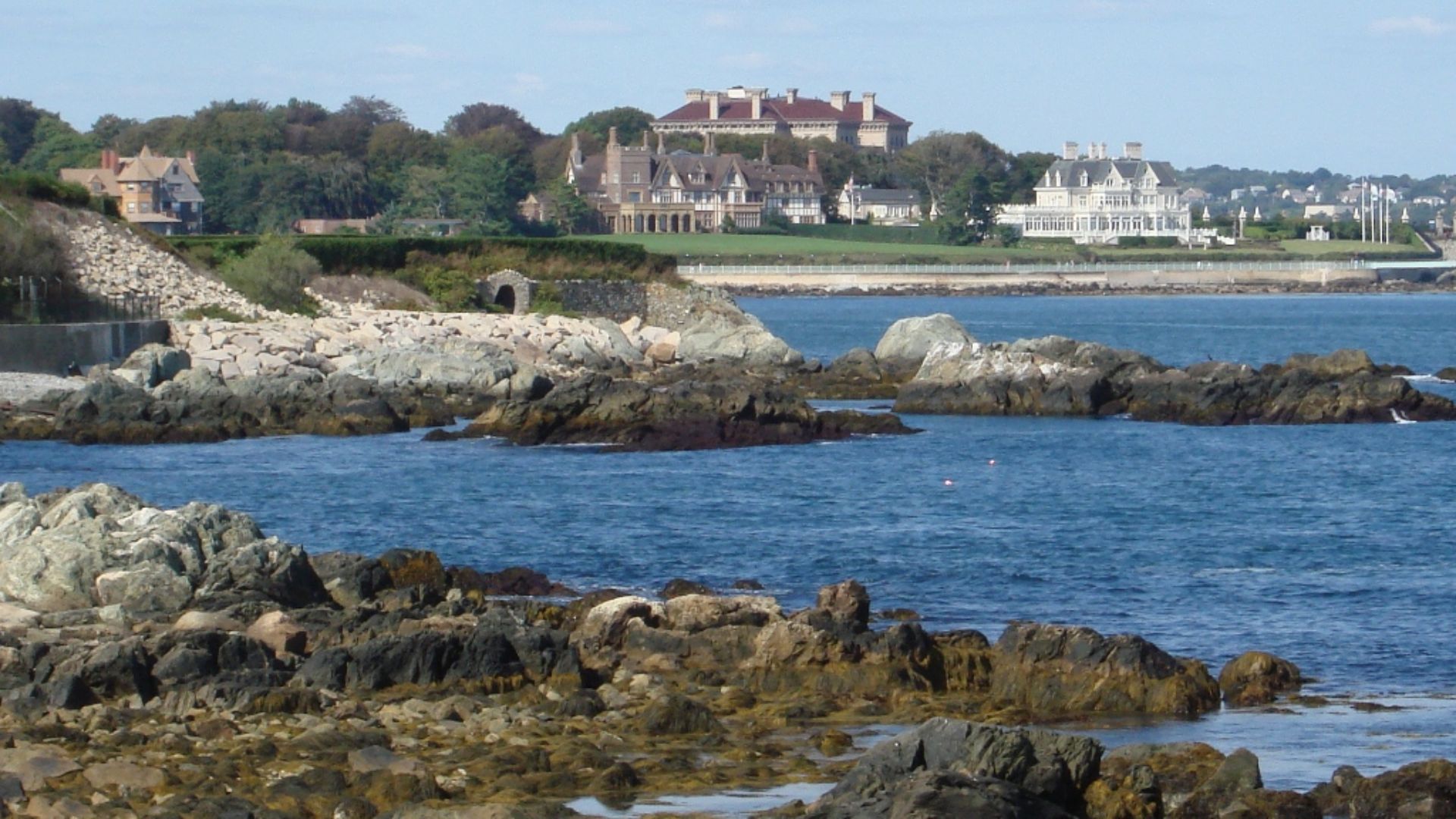 File:Newport Cliff Walk 2007.jpg