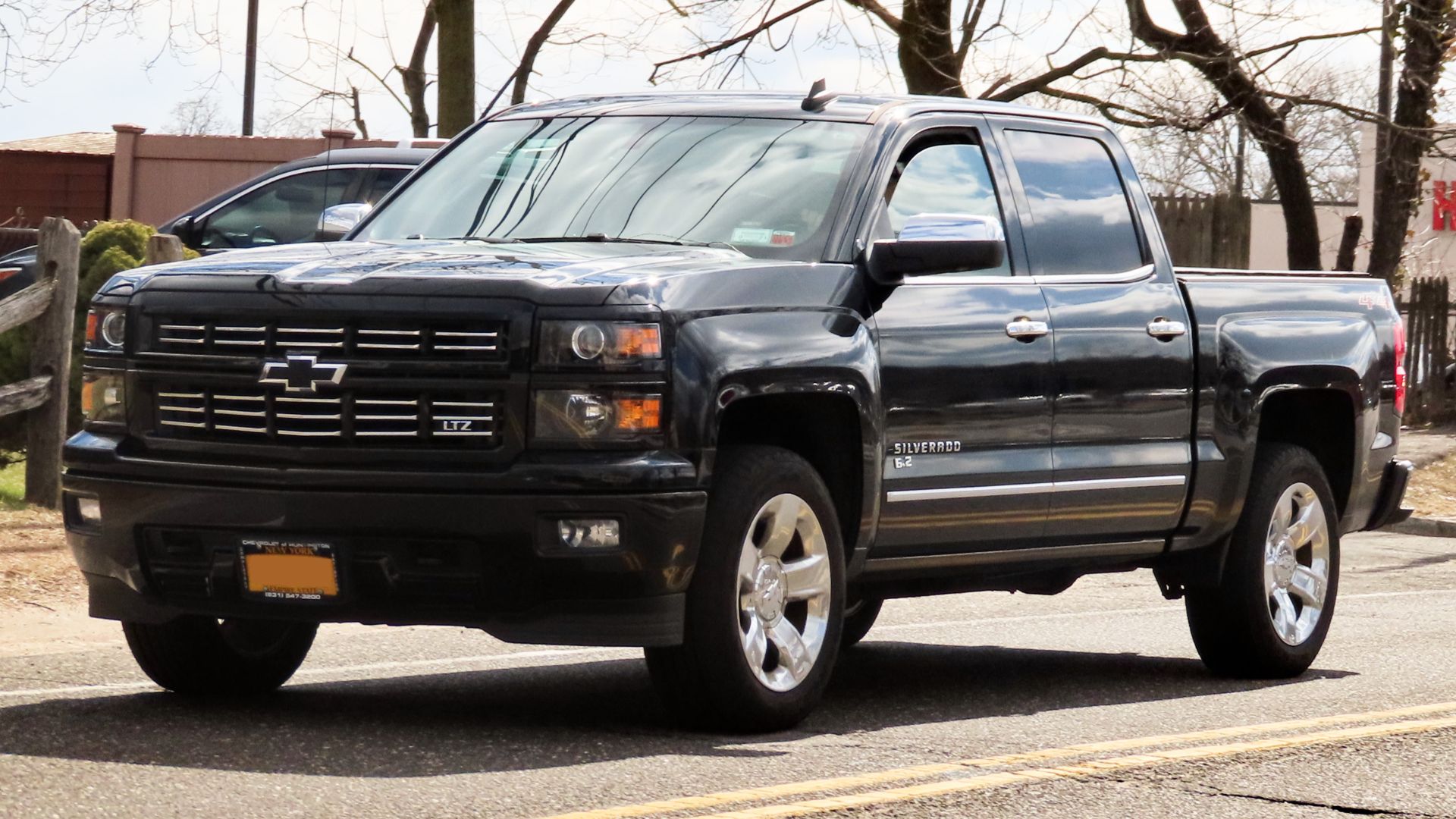 File:2015 Chevrolet Silverado 1500 LTZ, front 2.29.20.jpg